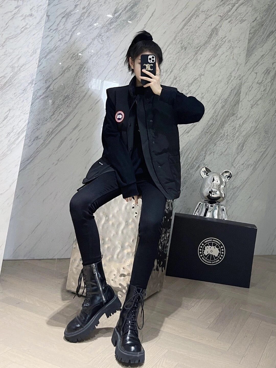 RD-C322 · Solid-Color Logo-Patch Puffer Vest showcase view 21