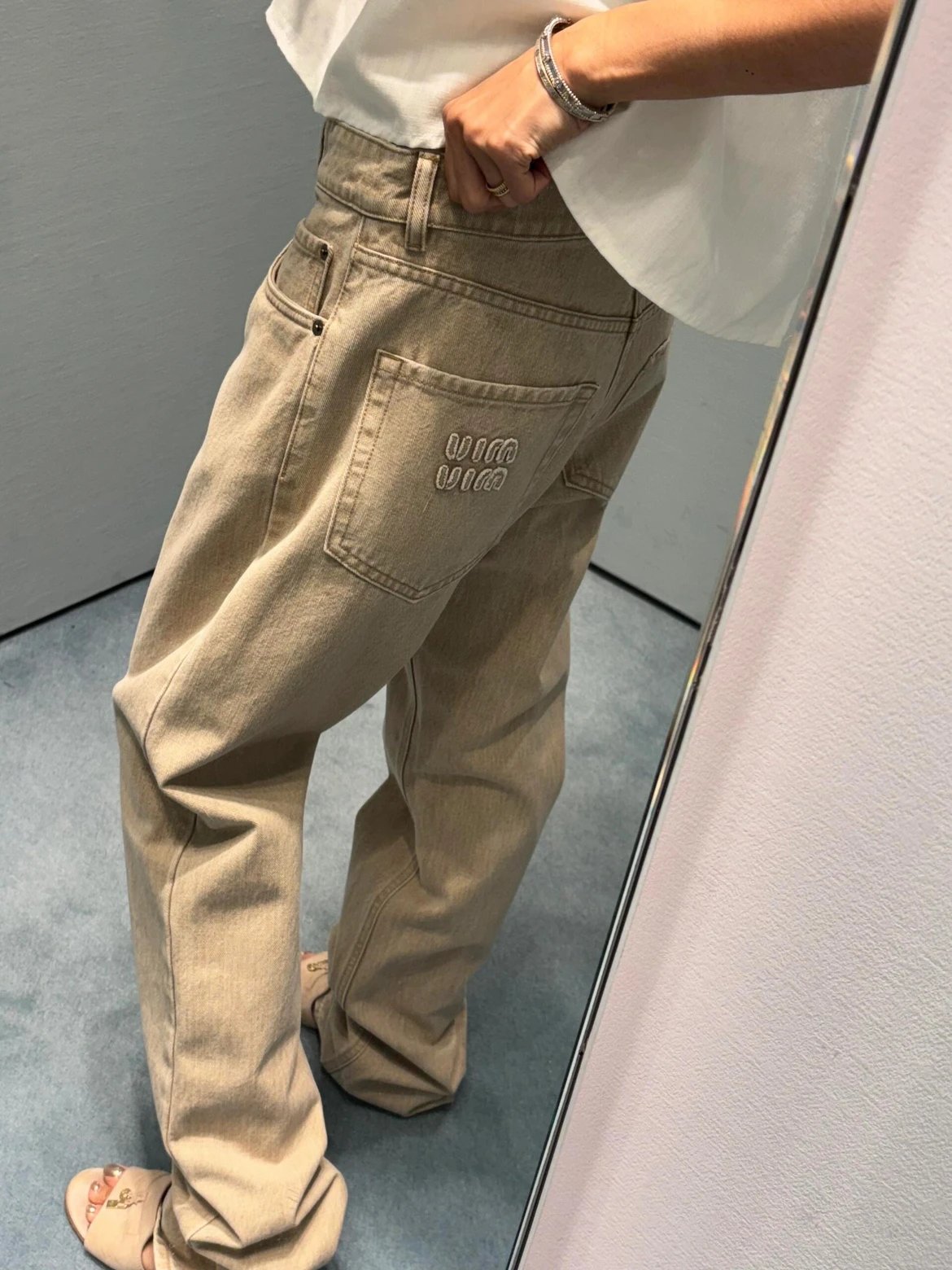 RD-C418 · Light Brown Straight-Leg Logo Jeans showcase view 1