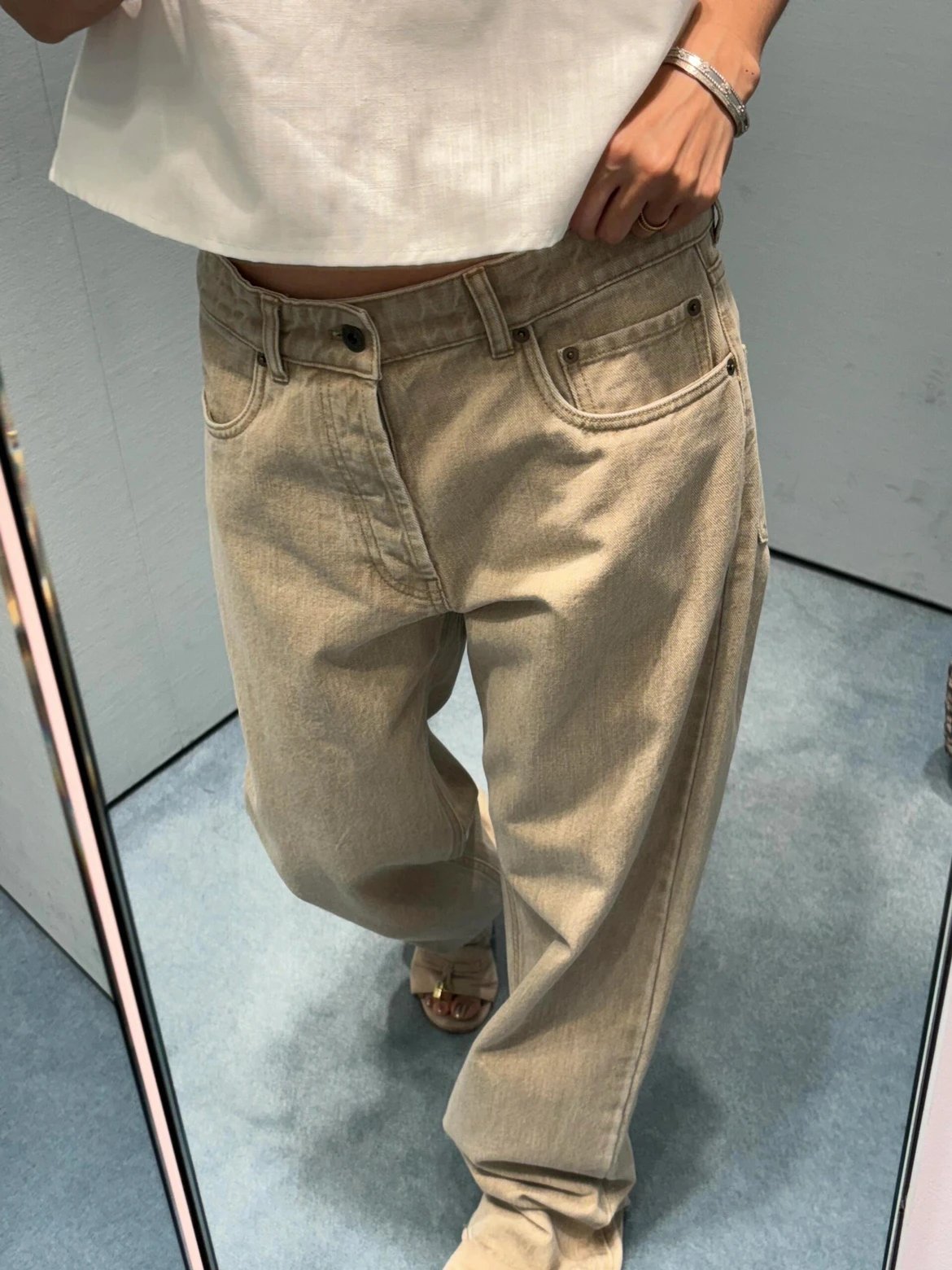 RD-C418 · Light Brown Straight-Leg Logo Jeans showcase view 4