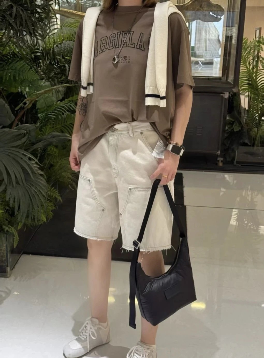 RD-C162 · Logo Print Short-Sleeve T-Shirt — Light Brown showcase view 7