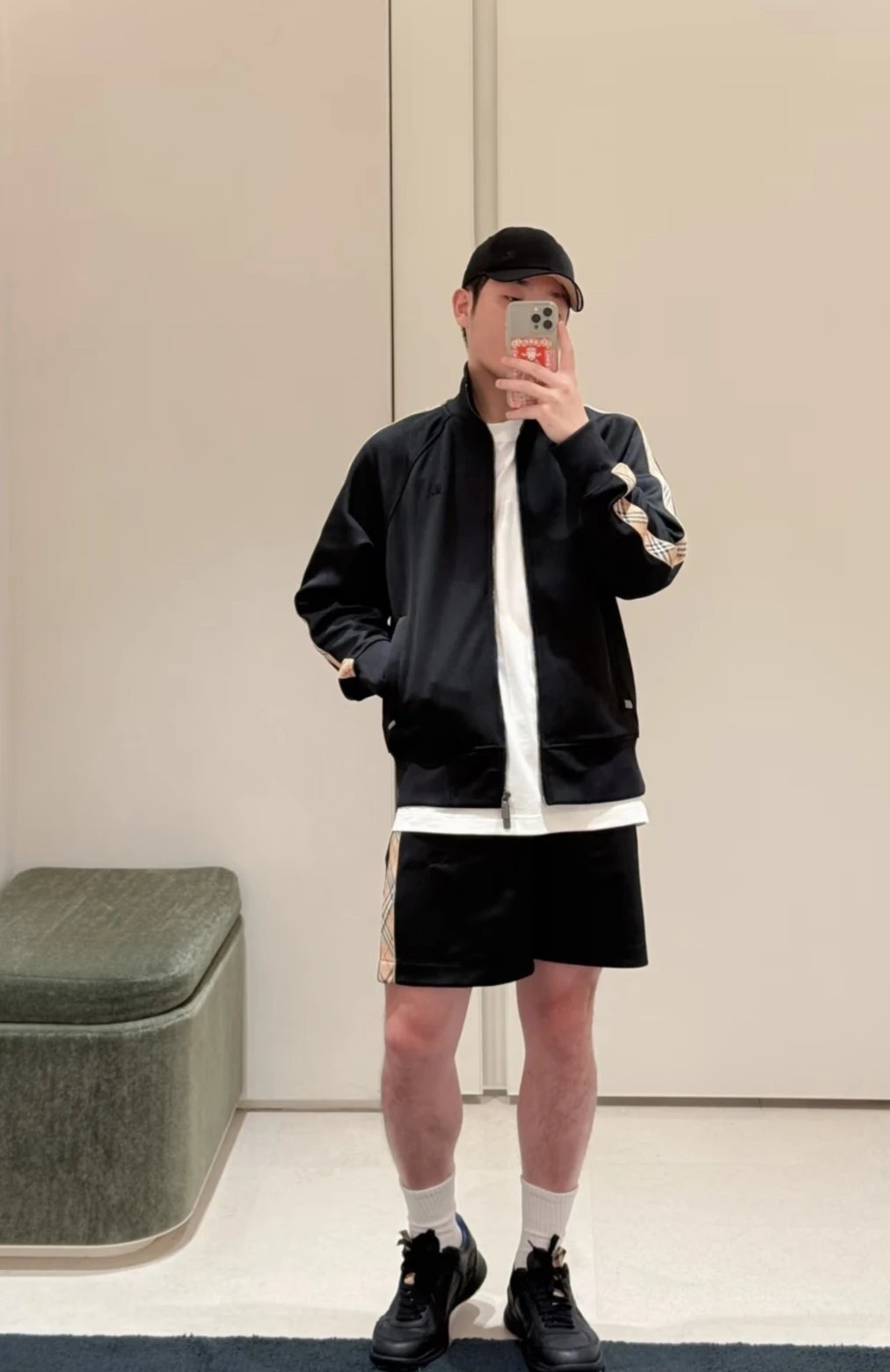 RD-C290 · Side-Check Casual Shorts showcase view 8