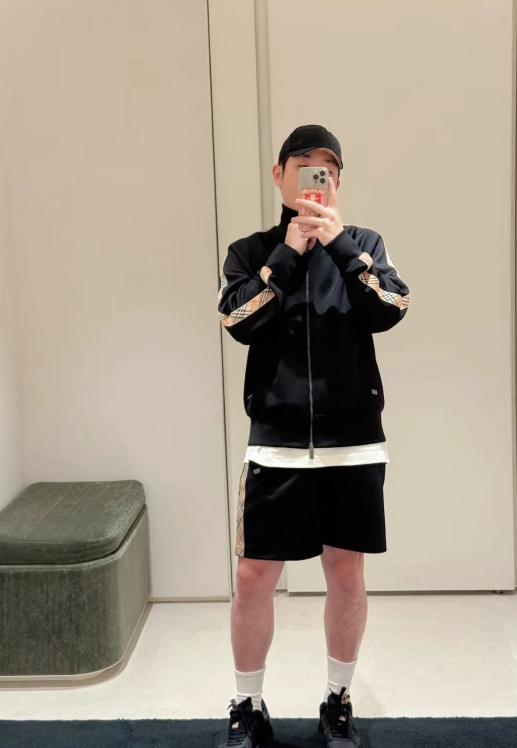 RD-C290 · Side-Check Casual Shorts showcase view 9