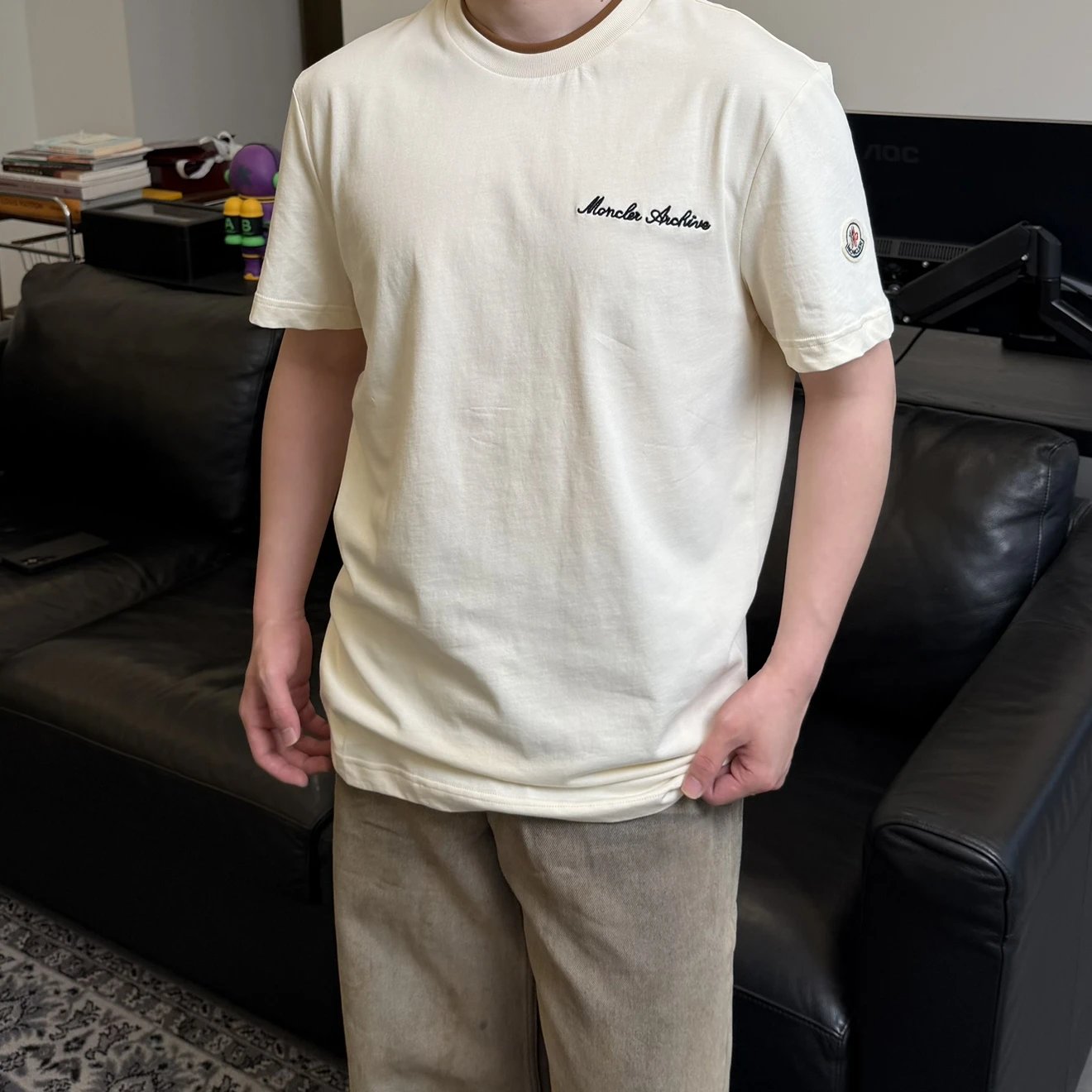 RD-C165 · Color-Contrast Layered-Neck Embroidered T-Shirt showcase view 4