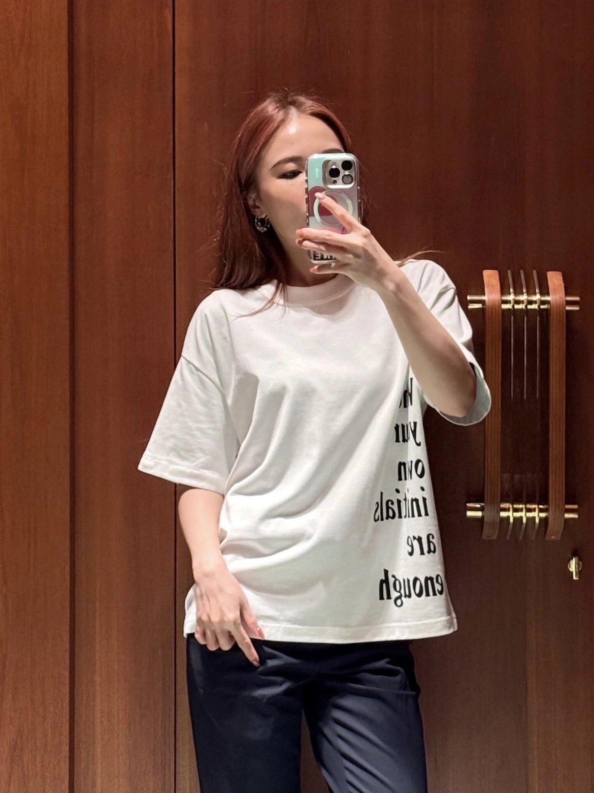 RD-C167 · Letter-Print Crew-Neck T-Shirt showcase view 3
