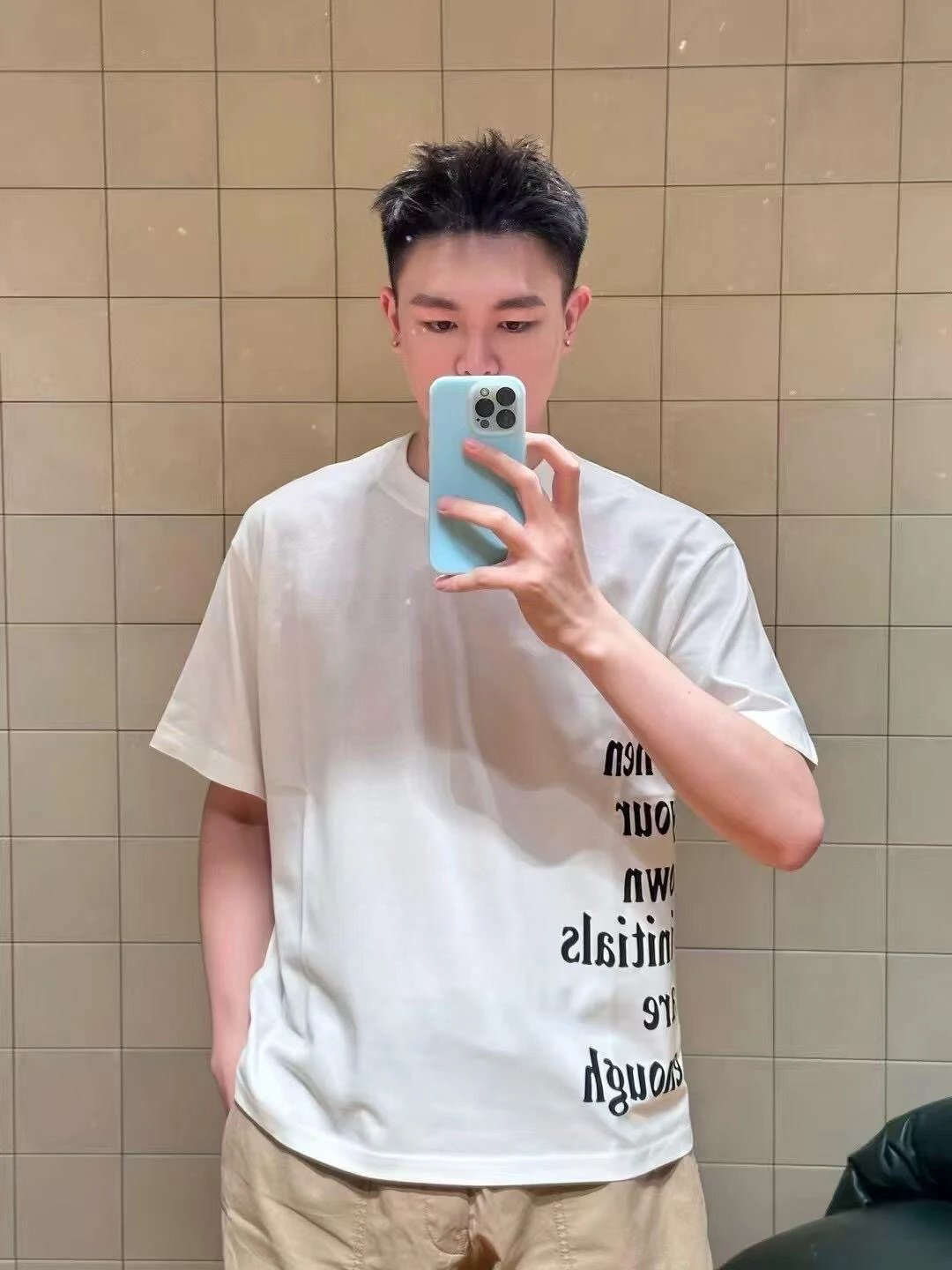 RD-C167 · Letter-Print Crew-Neck T-Shirt showcase view 6