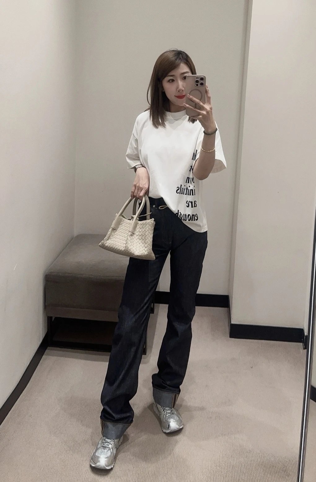RD-C167 · Letter-Print Crew-Neck T-Shirt showcase view 9