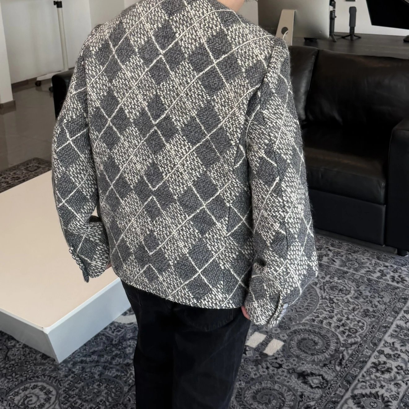 RD-C233 · OneDigit Wool Collarless Jacket showcase view 3