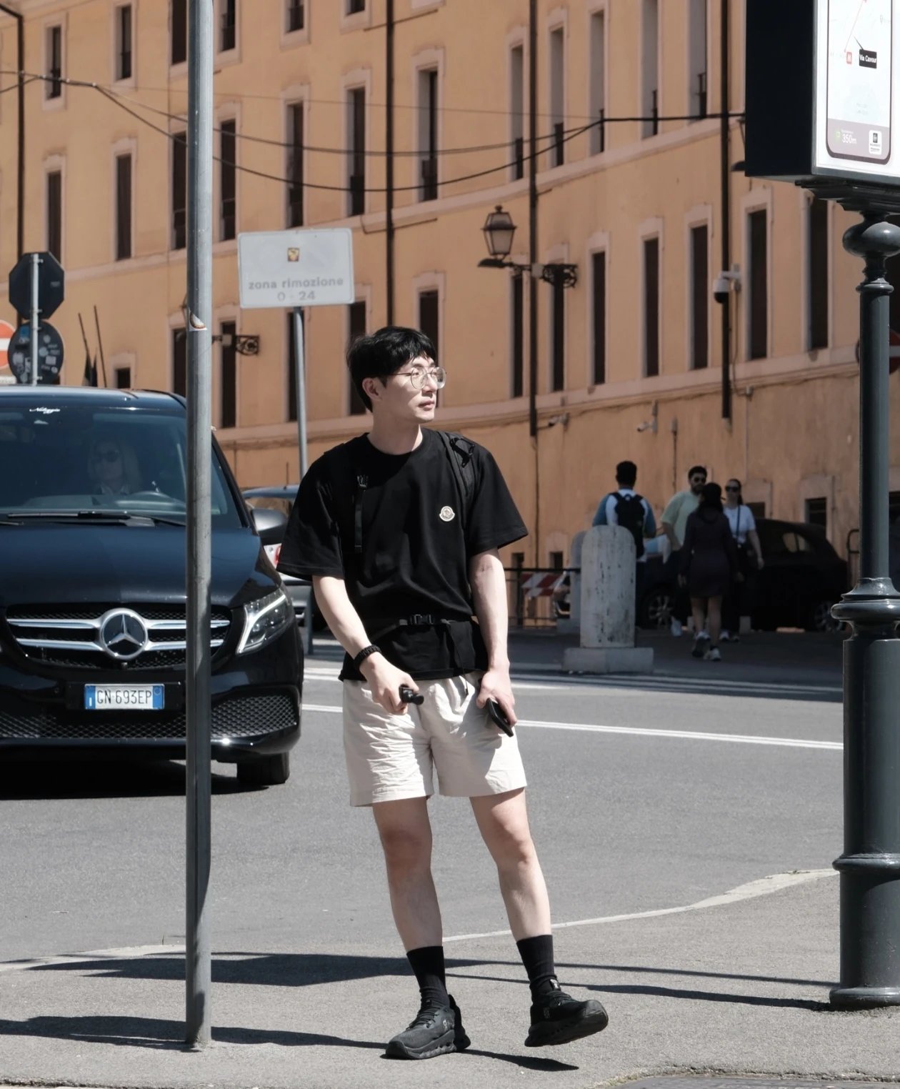 RD-C170 · Logo Patch Straight-Fit T-Shirt showcase view 4