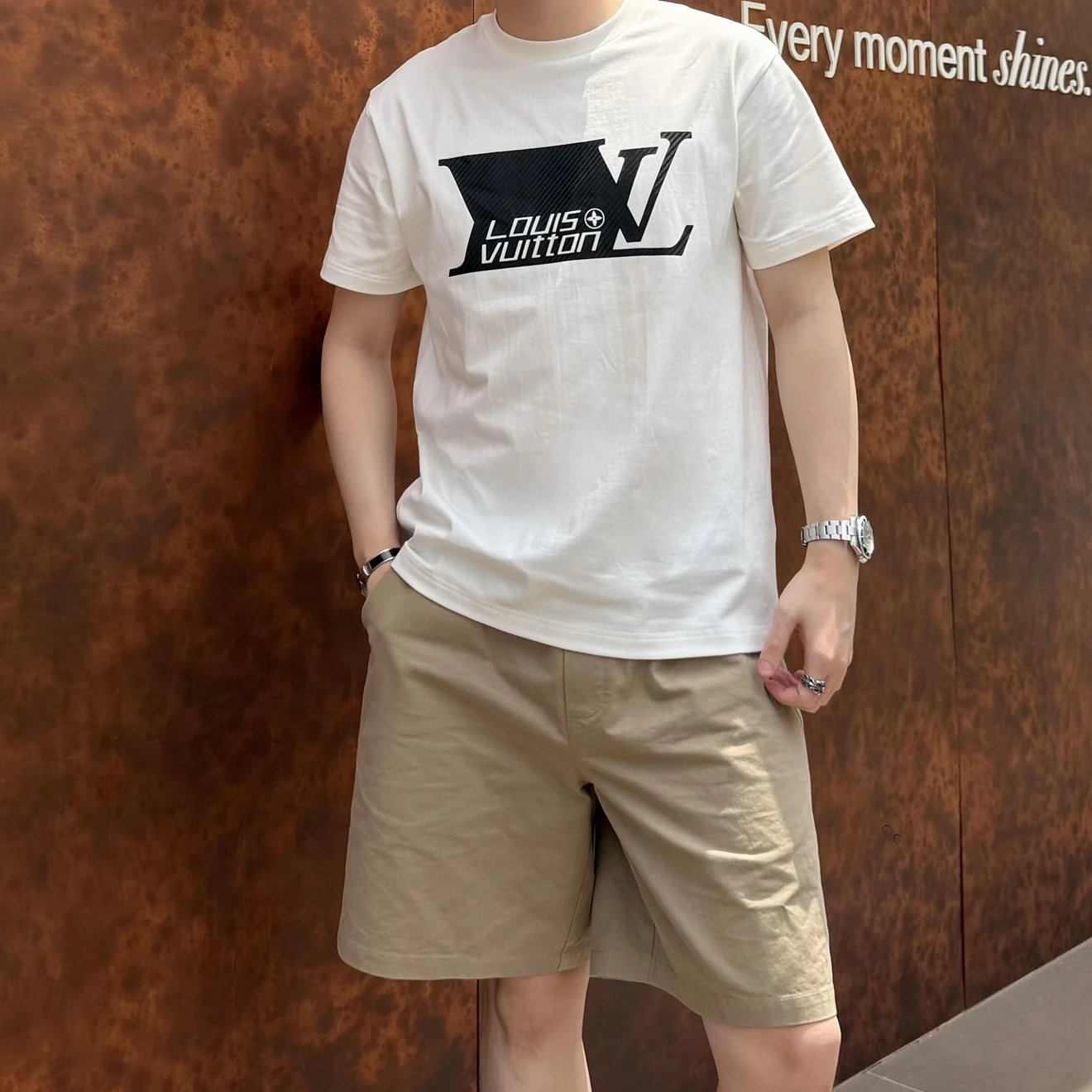 RD-C079 · Mosaic Carbon-Effect Graphic T-Shirt showcase view 3