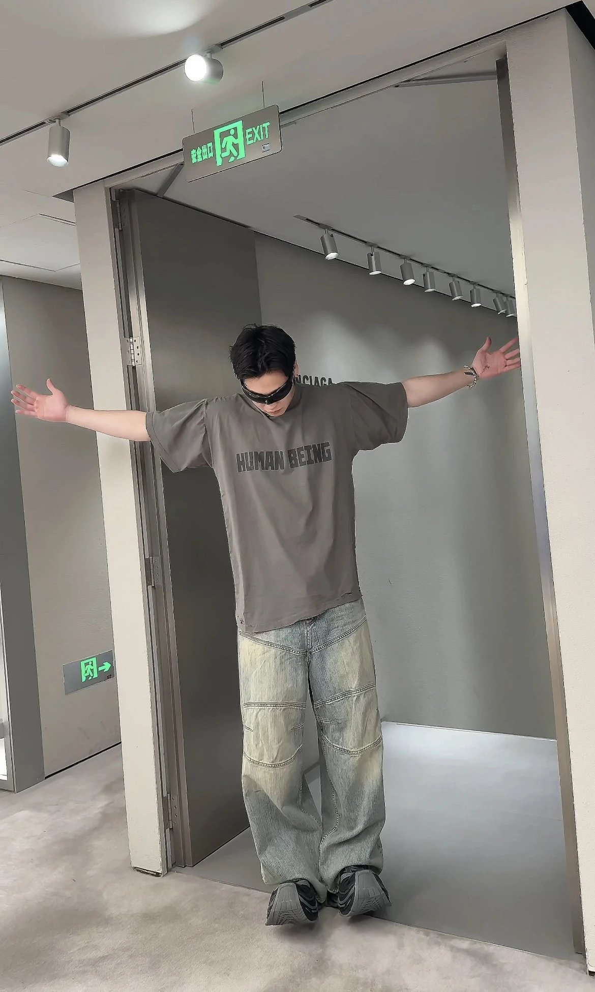 RD-C172 · Human Being Oversized Distressed T-Shirt showcase view 9
