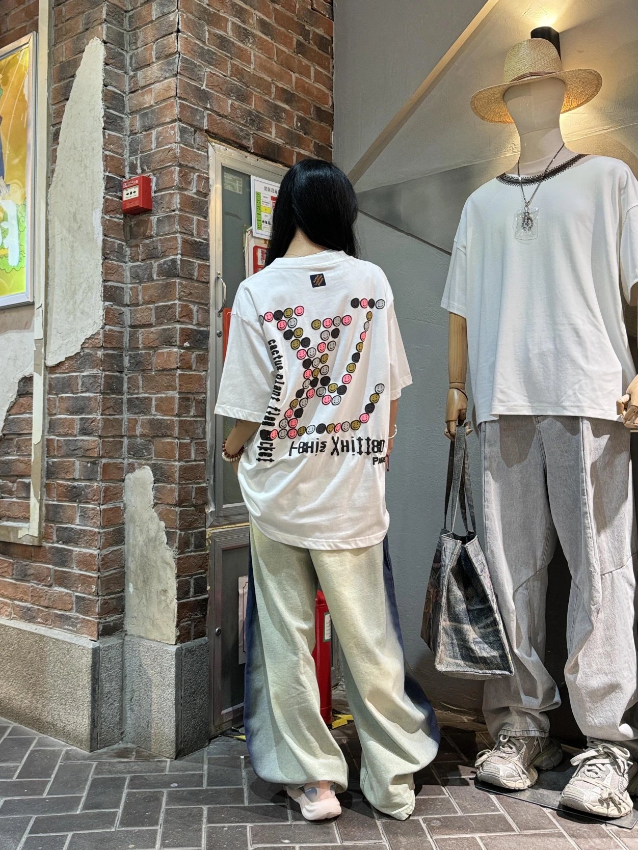 RD-C174 · Logo-Print Crew-Neck T-Shirt – White showcase view 7