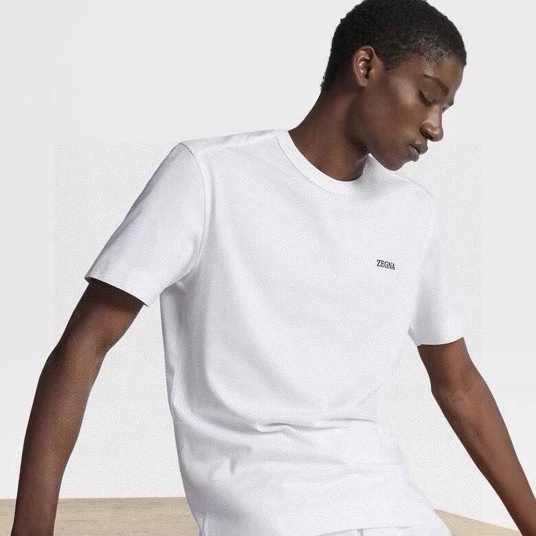 RD-C175 · Logo Crew-Neck T-Shirt showcase view 3
