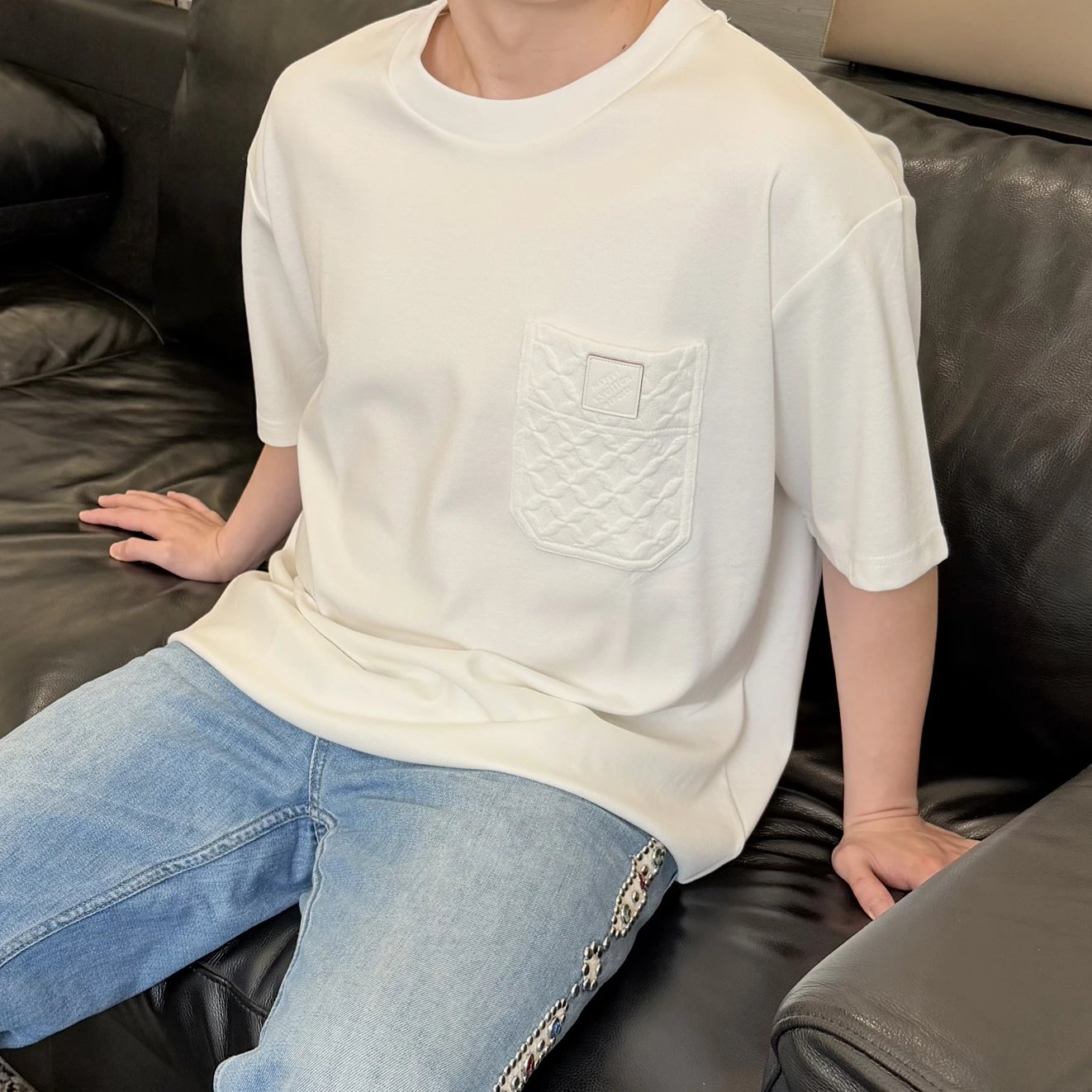 RD-C177 · Pineapple-Jacquard Pocket T-Shirt showcase view 4