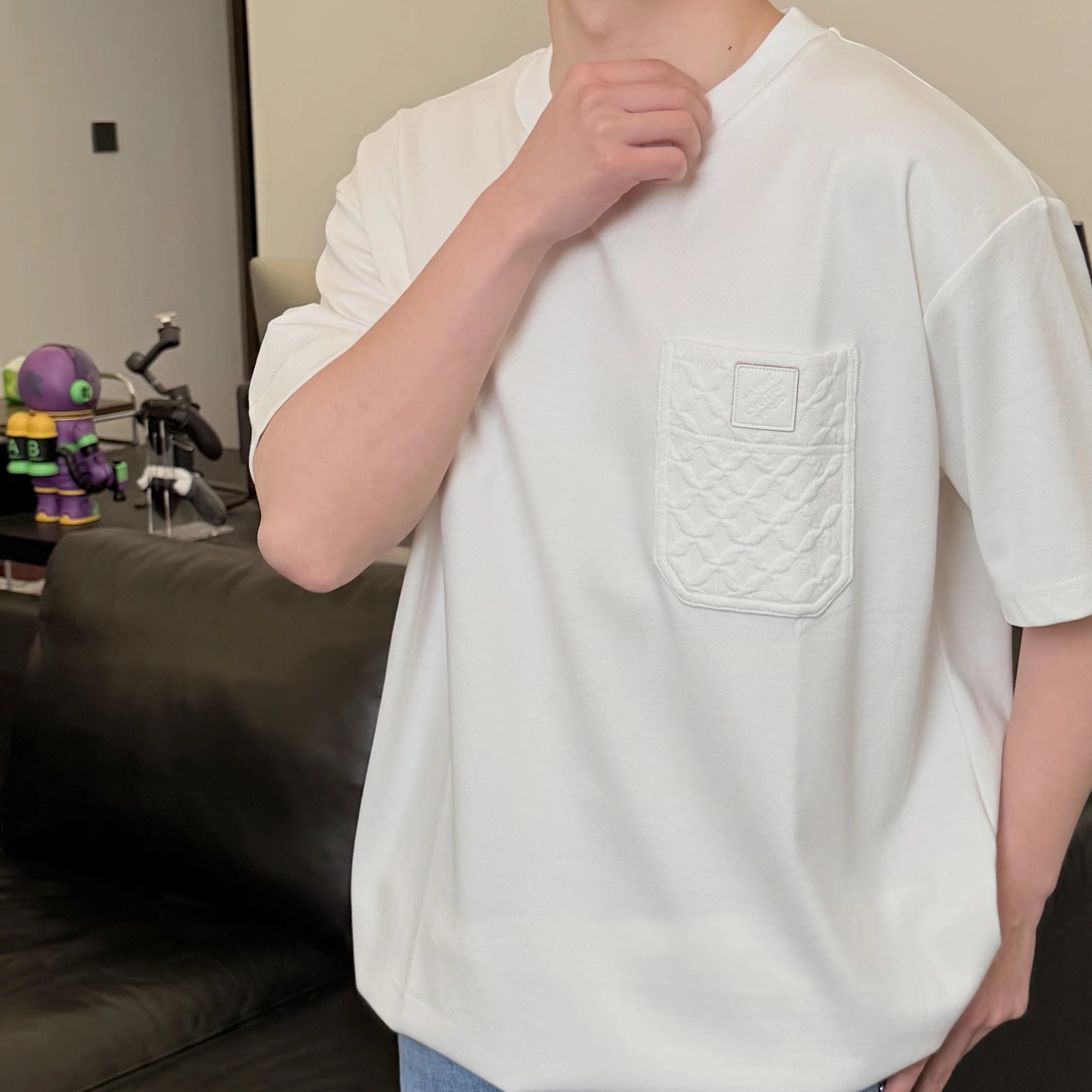 RD-C177 · Pineapple-Jacquard Pocket T-Shirt showcase view 5