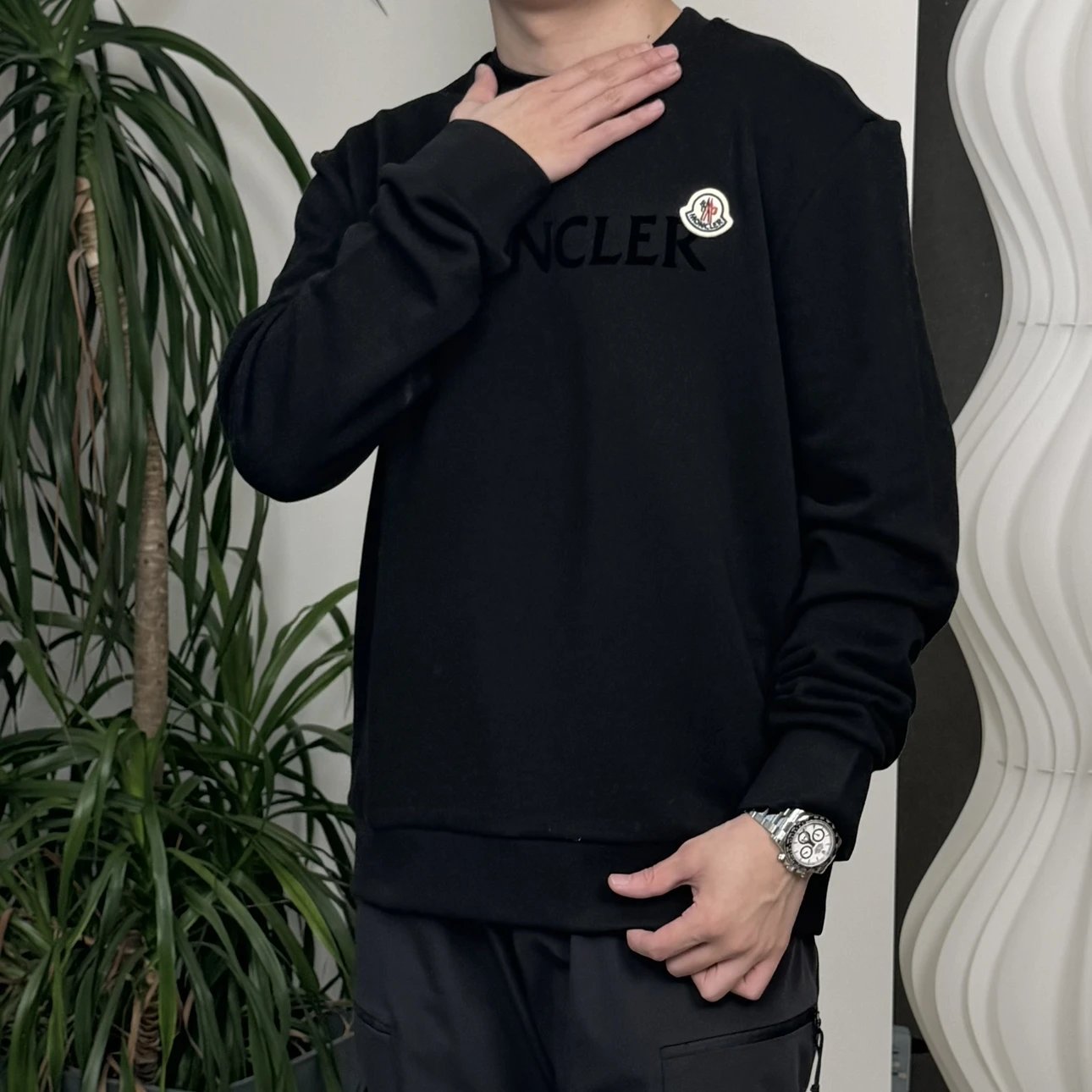 RD-C270 · Logo Crewneck Sweatshirt showcase view 4