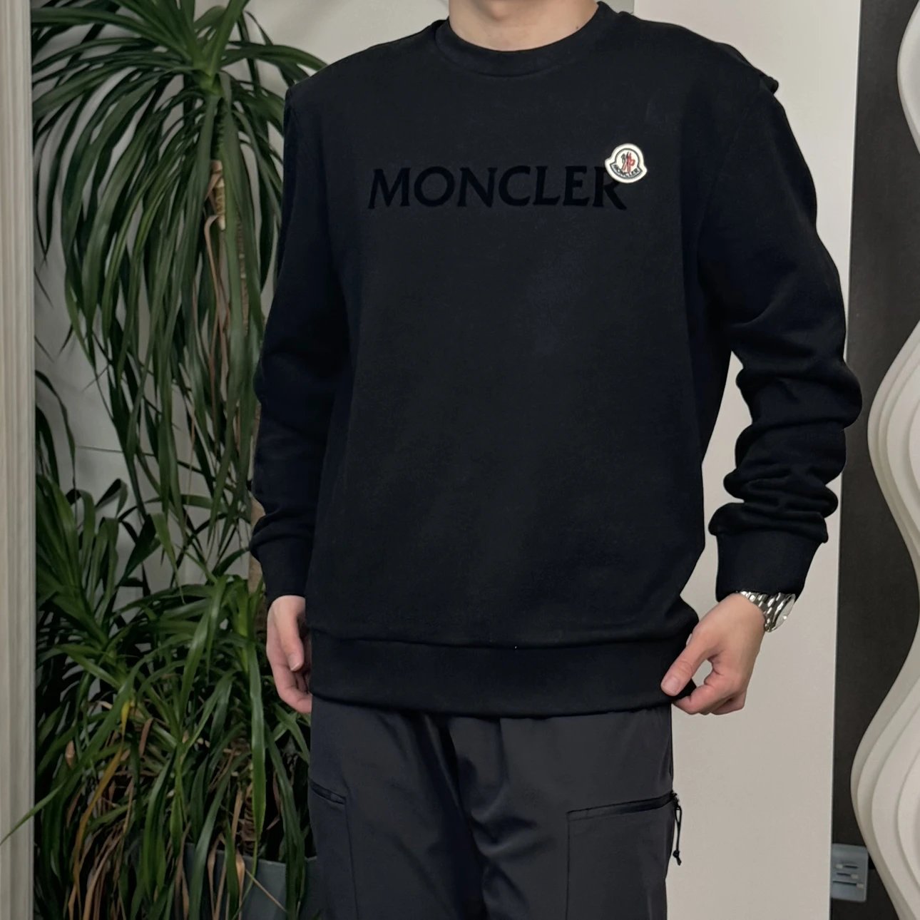 RD-C270 · Logo Crewneck Sweatshirt showcase view 7