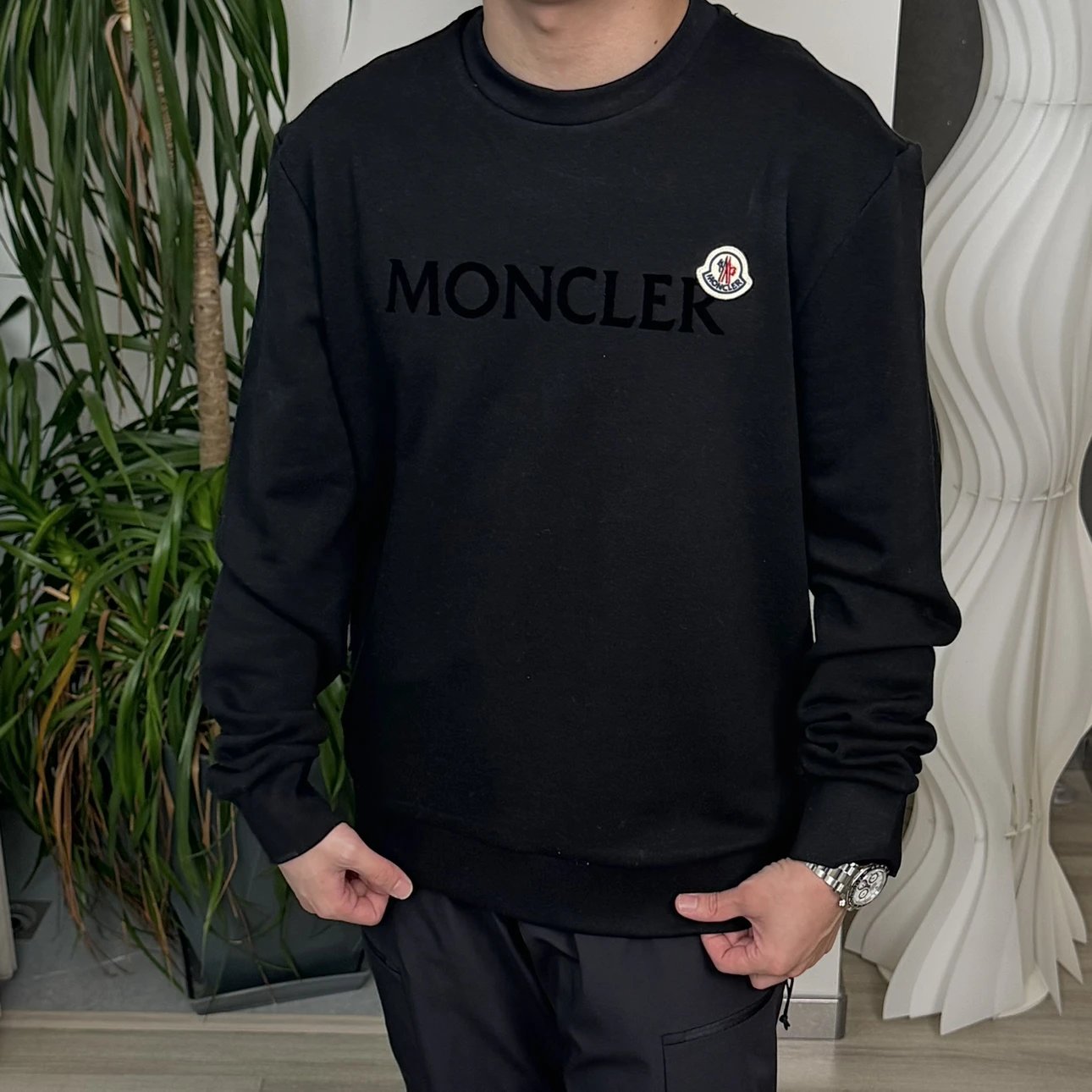 RD-C270 · Logo Crewneck Sweatshirt showcase view 8