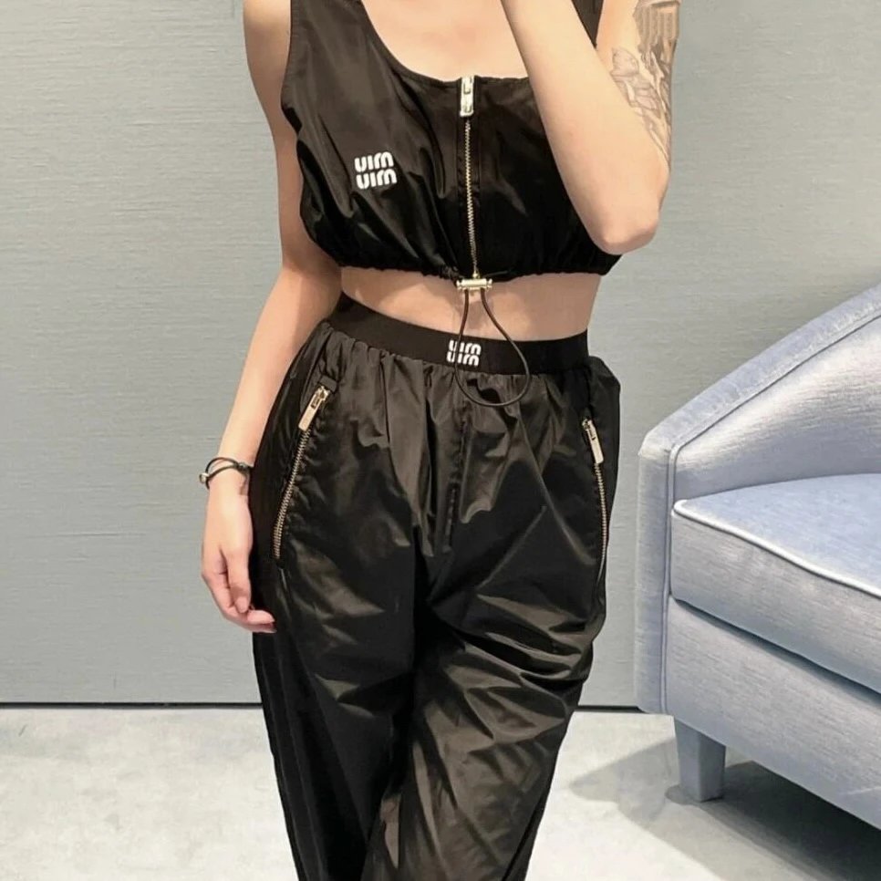 RD-C420 · Nylon Zip-Pocket Track Pants showcase view 1