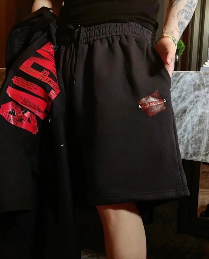 RD-C293 · Elastic-Waist Pocket Shorts showcase view 1
