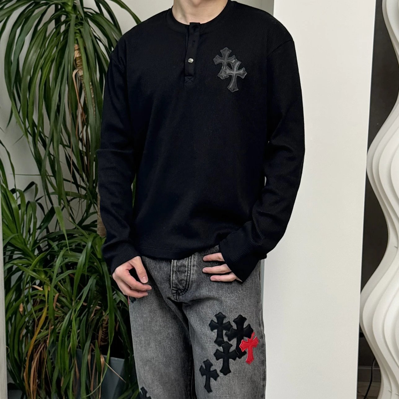 RD-C012 · Leather-Appliqué Waffle Henley showcase view 1