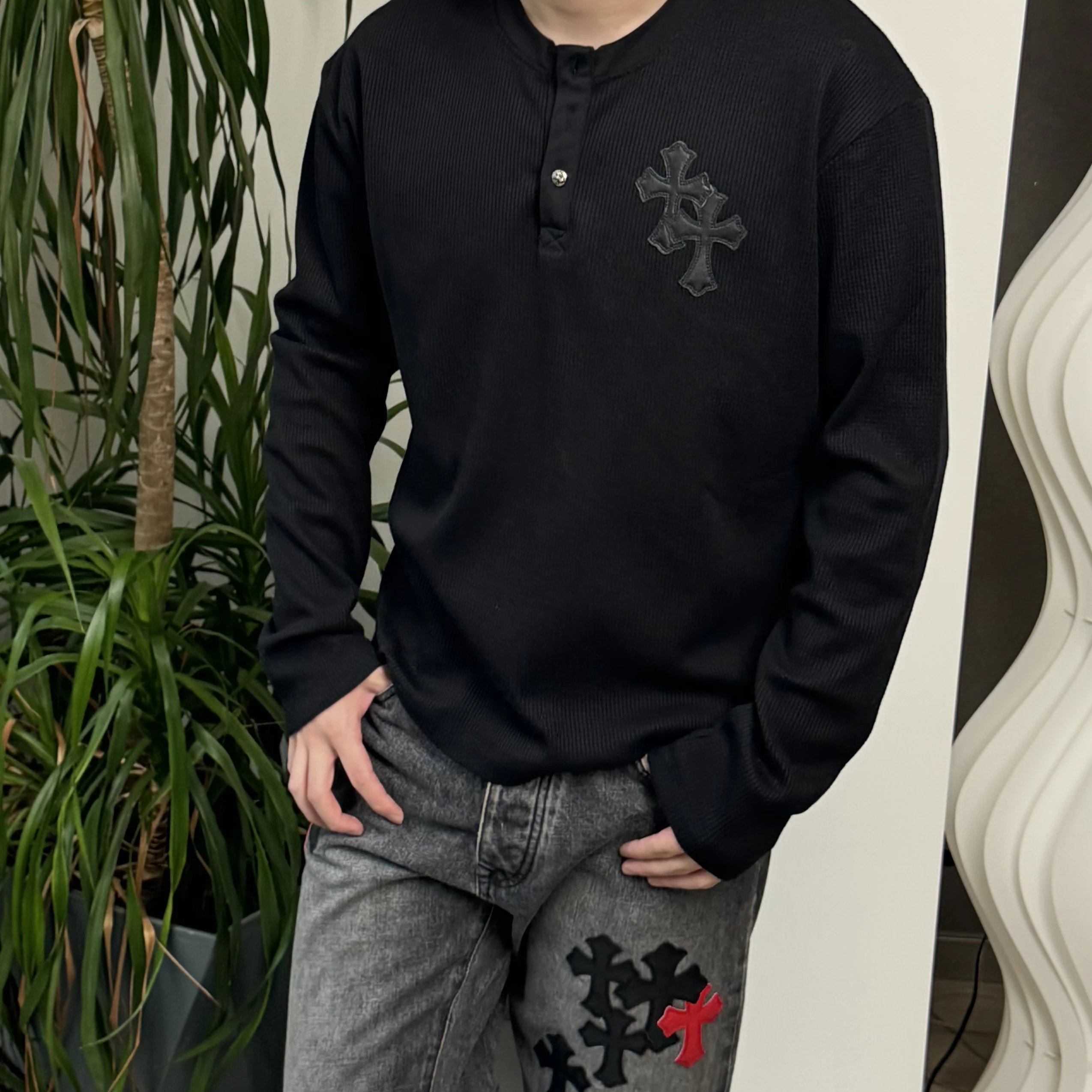RD-C012 · Leather-Appliqué Waffle Henley showcase view 2