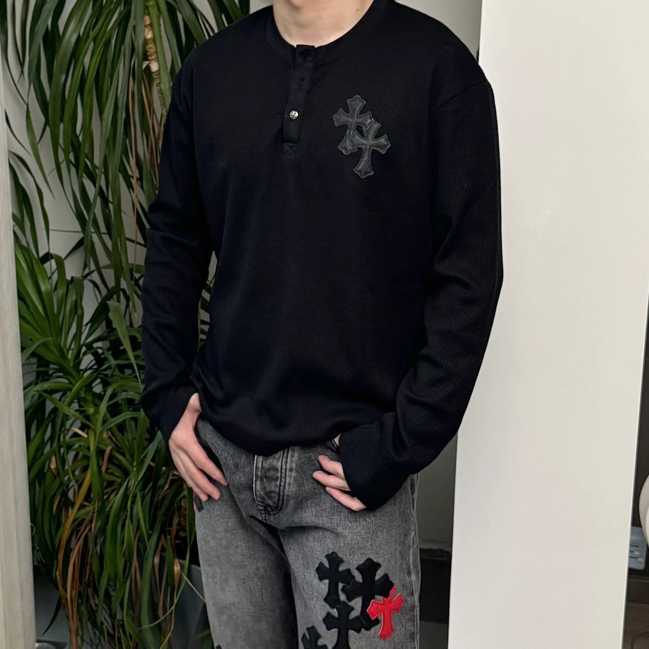 RD-C012 · Leather-Appliqué Waffle Henley showcase view 5