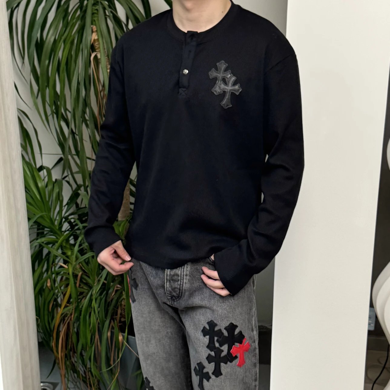 RD-C012 · Leather-Appliqué Waffle Henley showcase view 6