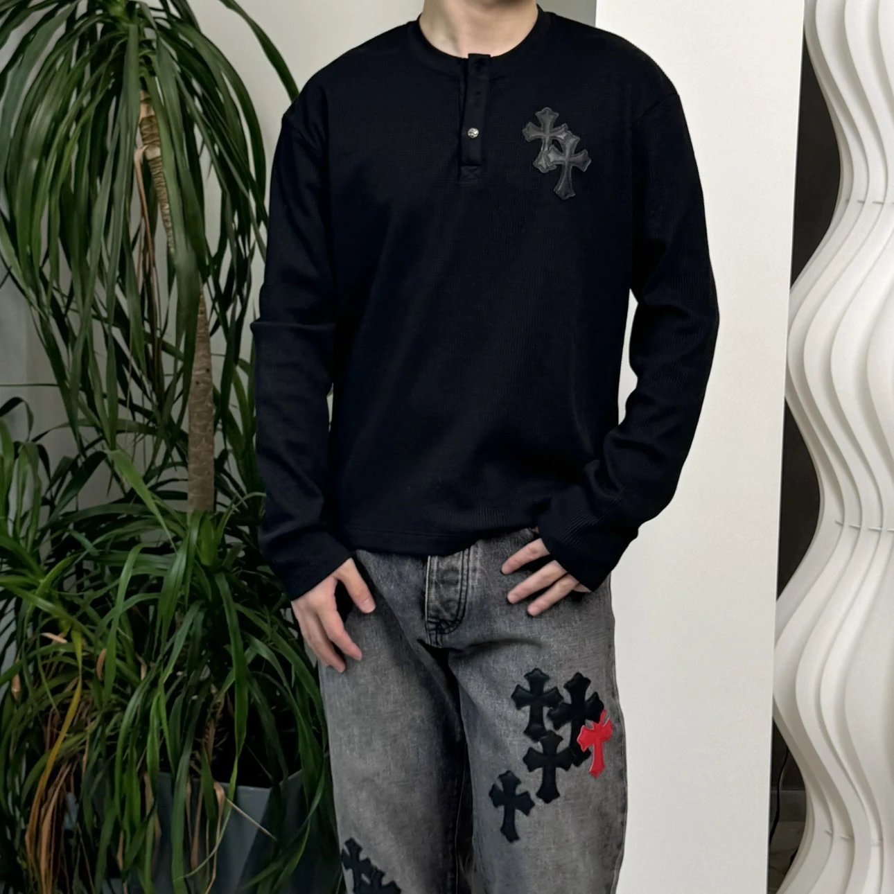 RD-C012 · Leather-Appliqué Waffle Henley showcase view 7