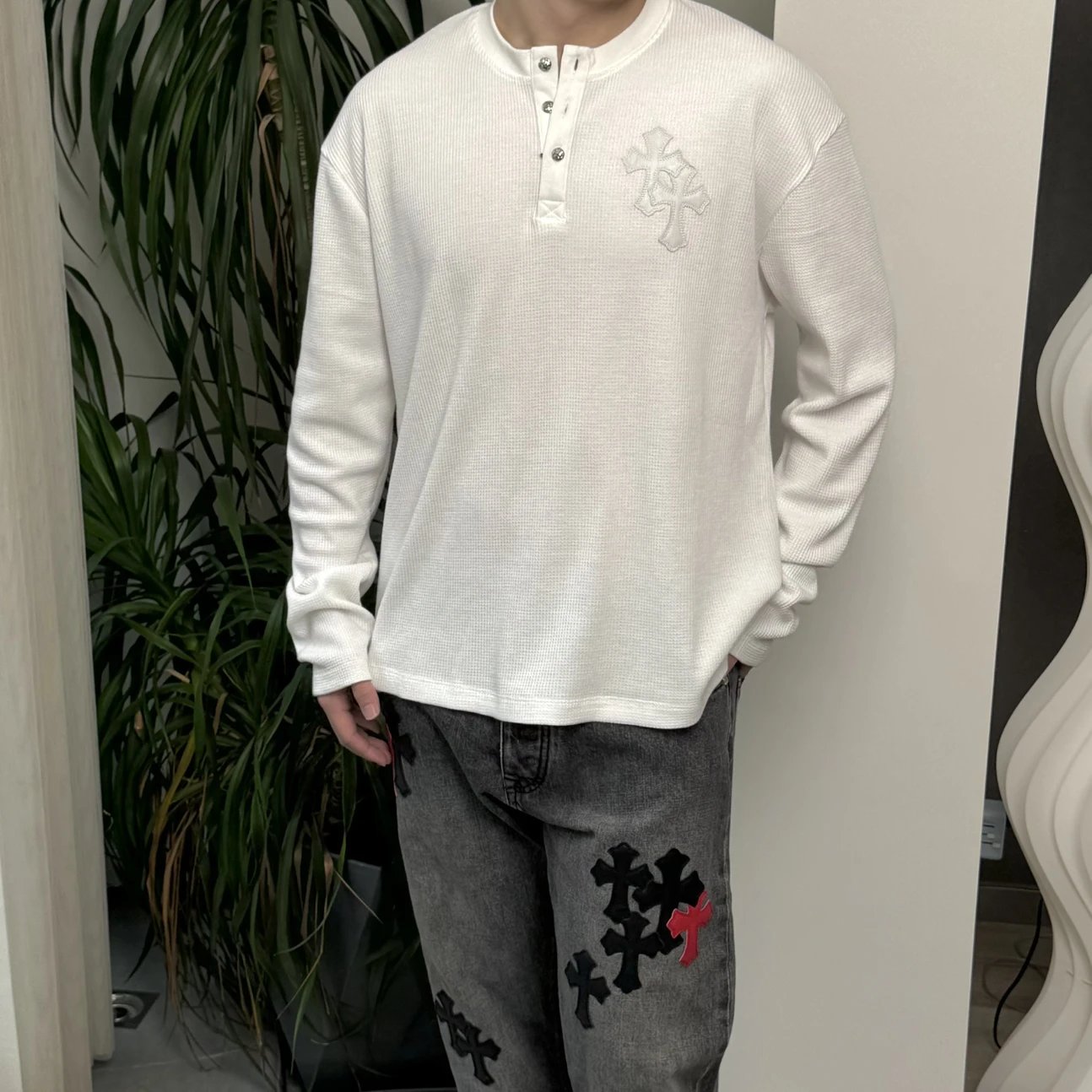 RD-C012 · Leather-Appliqué Waffle Henley showcase view 8