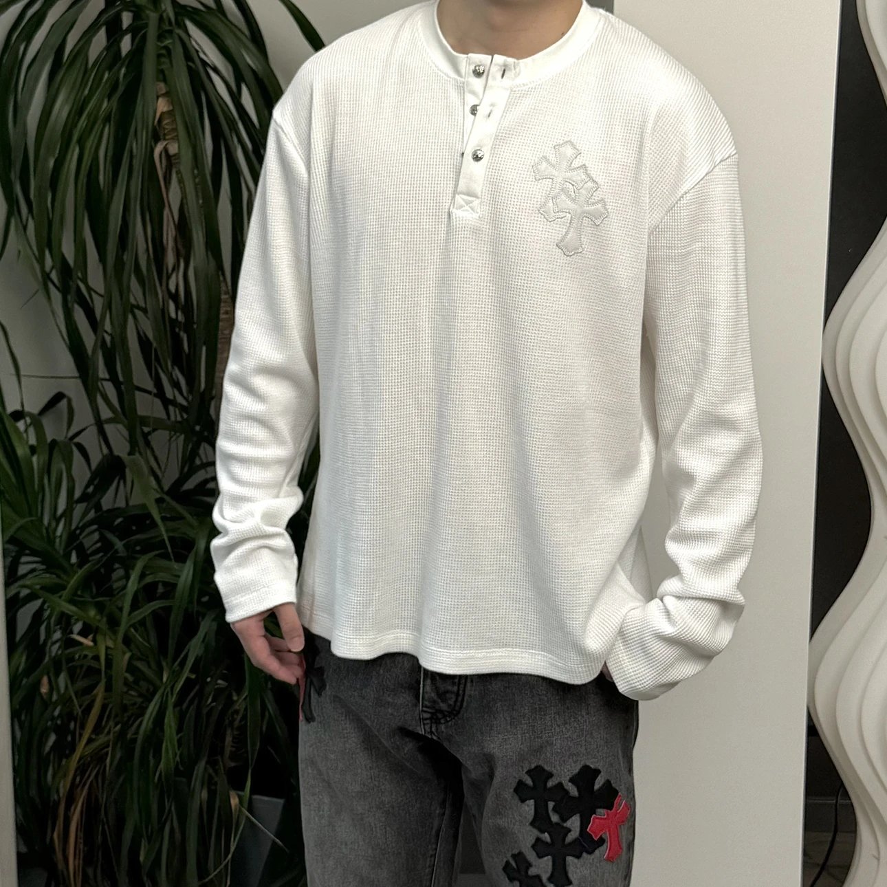 RD-C012 · Leather-Appliqué Waffle Henley showcase view 9