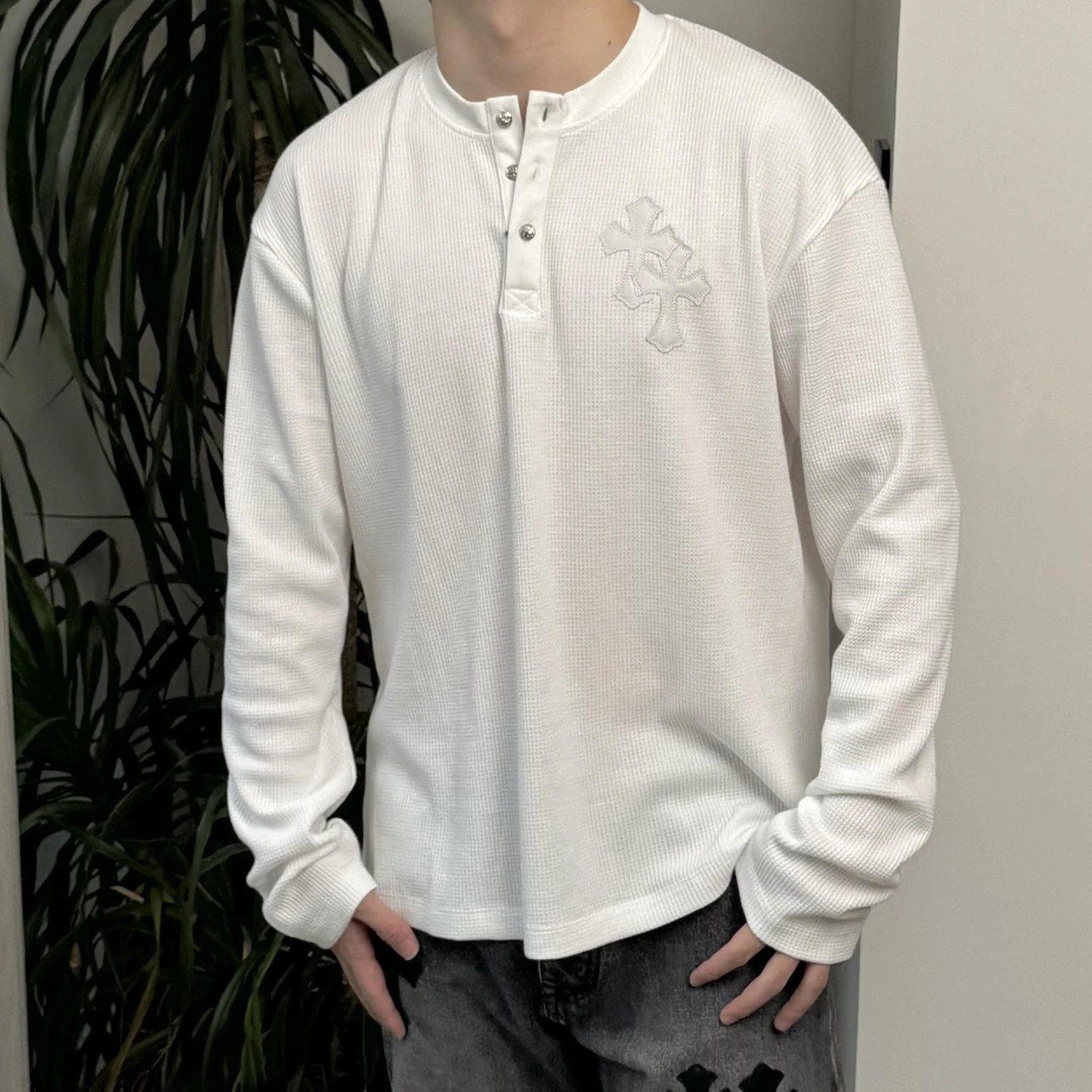 RD-C012 · Leather-Appliqué Waffle Henley showcase view 13