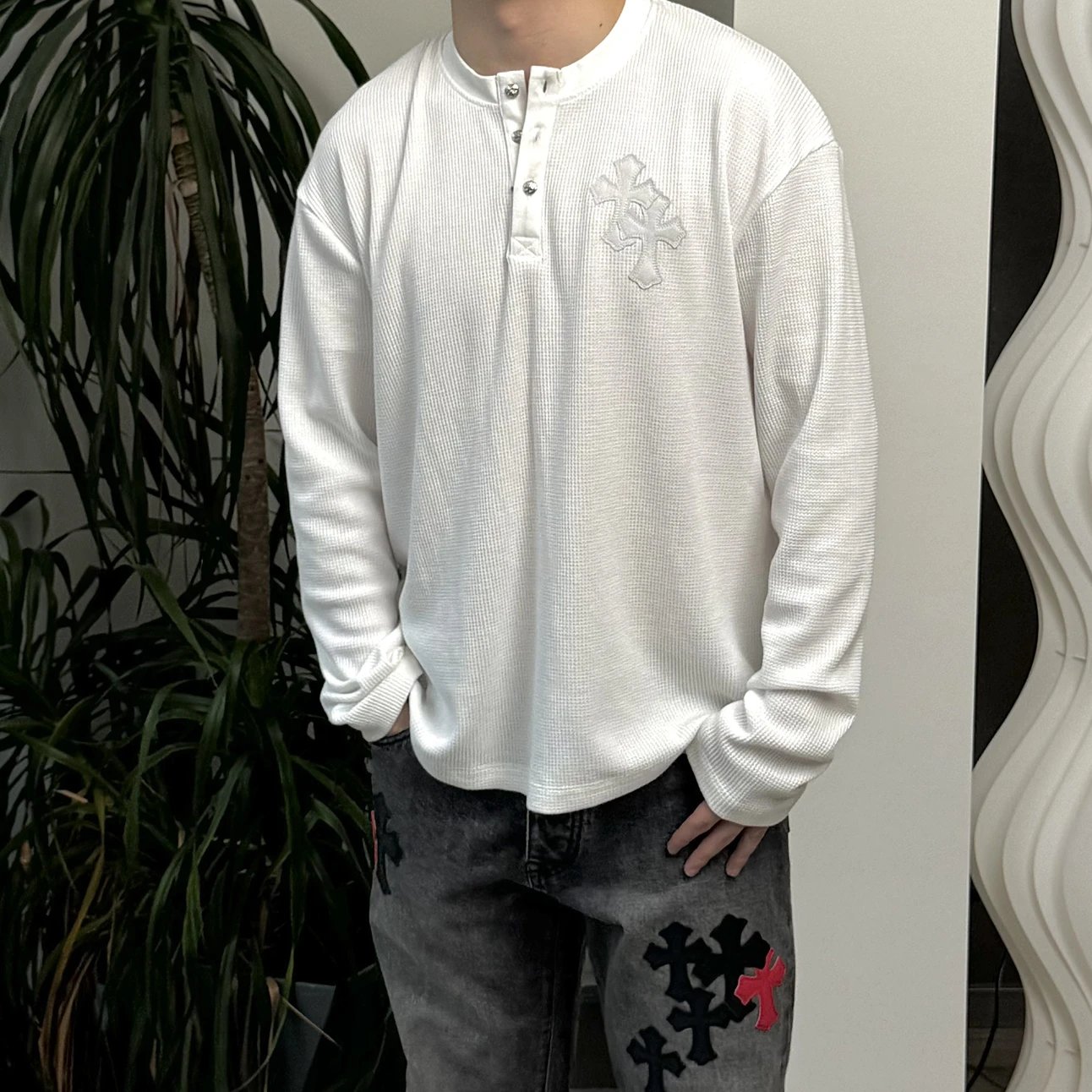 RD-C012 · Leather-Appliqué Waffle Henley showcase view 19