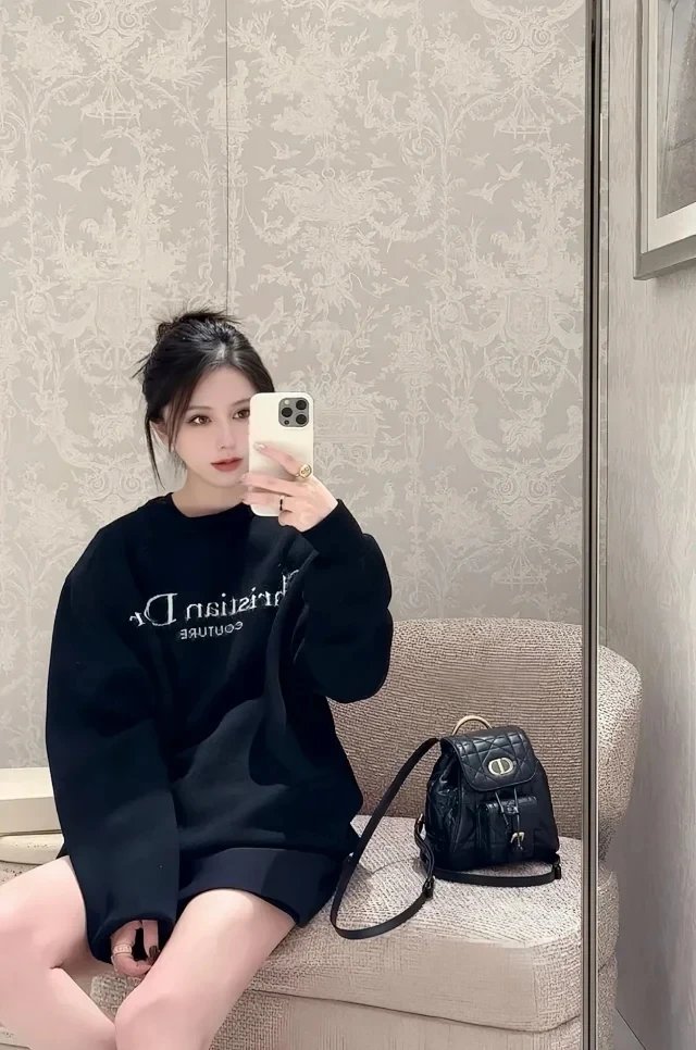RD-C374 · Black Letter-Jacquard Crewneck Sweater showcase view 8