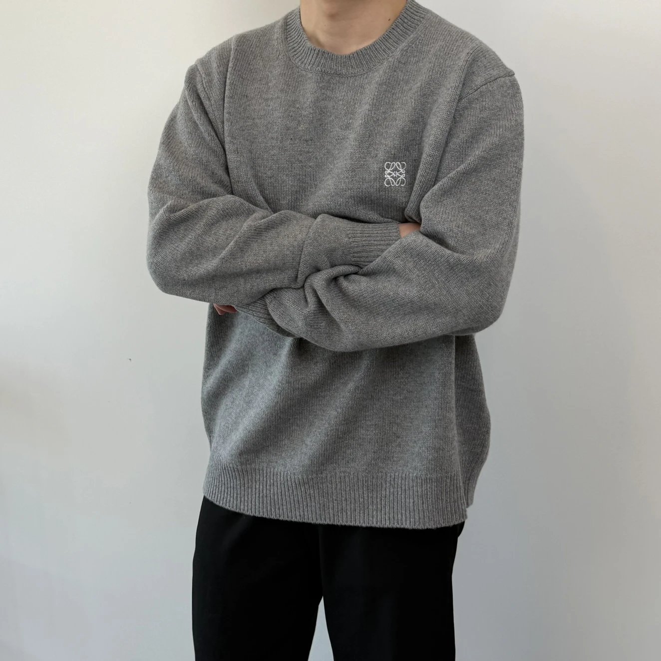 RD-C375 · Small-Emblem Merino Wool Crewneck Sweater showcase view 1