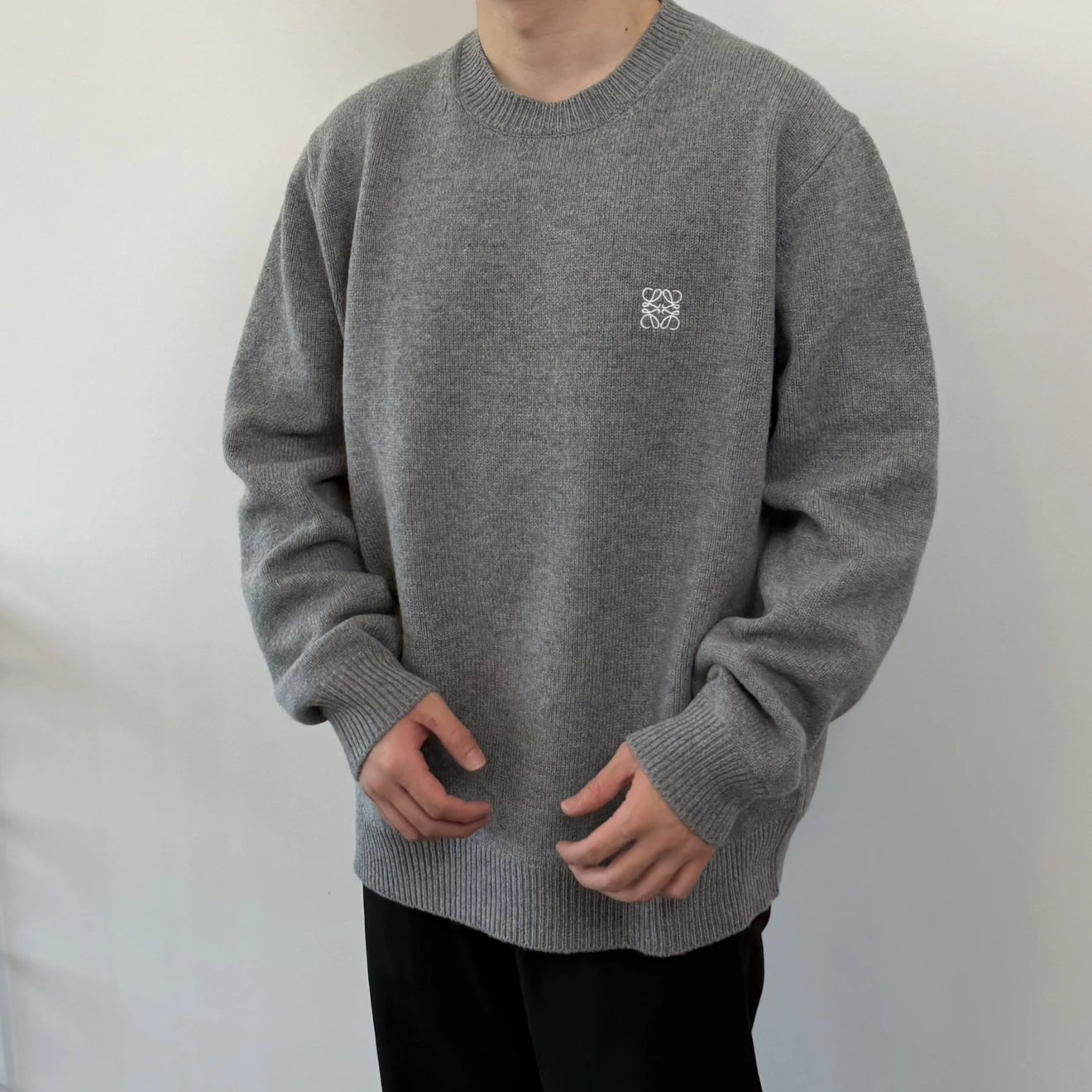 RD-C375 · Small-Emblem Merino Wool Crewneck Sweater showcase view 4