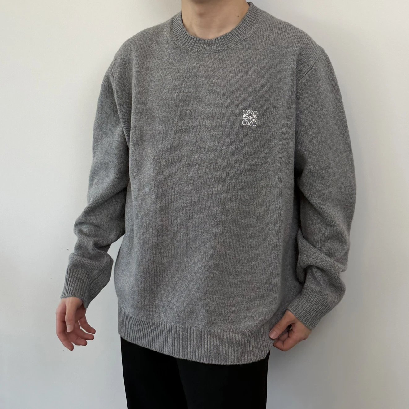 RD-C375 · Small-Emblem Merino Wool Crewneck Sweater showcase view 7