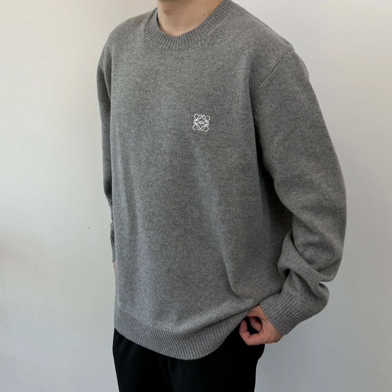 RD-C375 · Small-Emblem Merino Wool Crewneck Sweater showcase view 8
