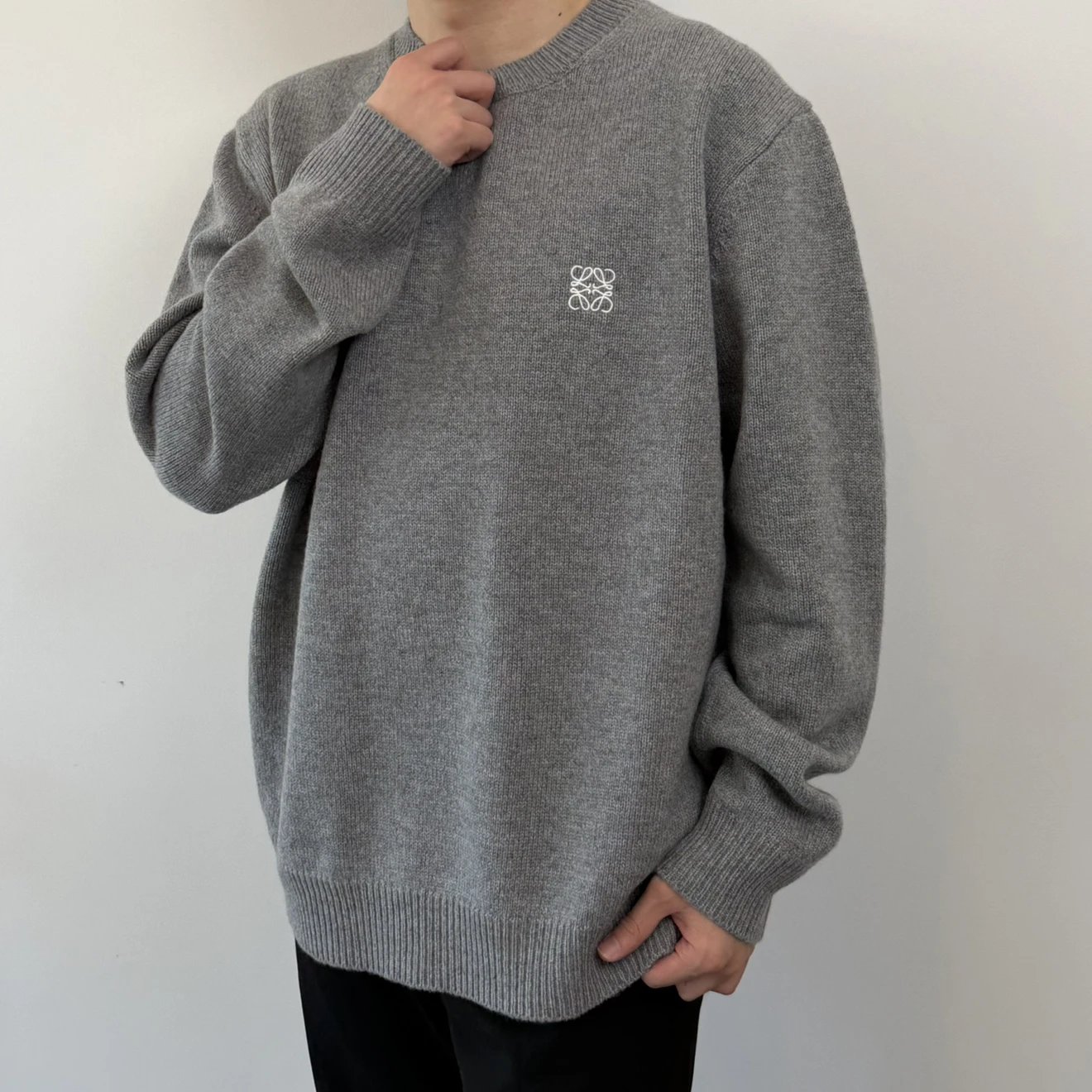 RD-C375 · Small-Emblem Merino Wool Crewneck Sweater showcase view 10