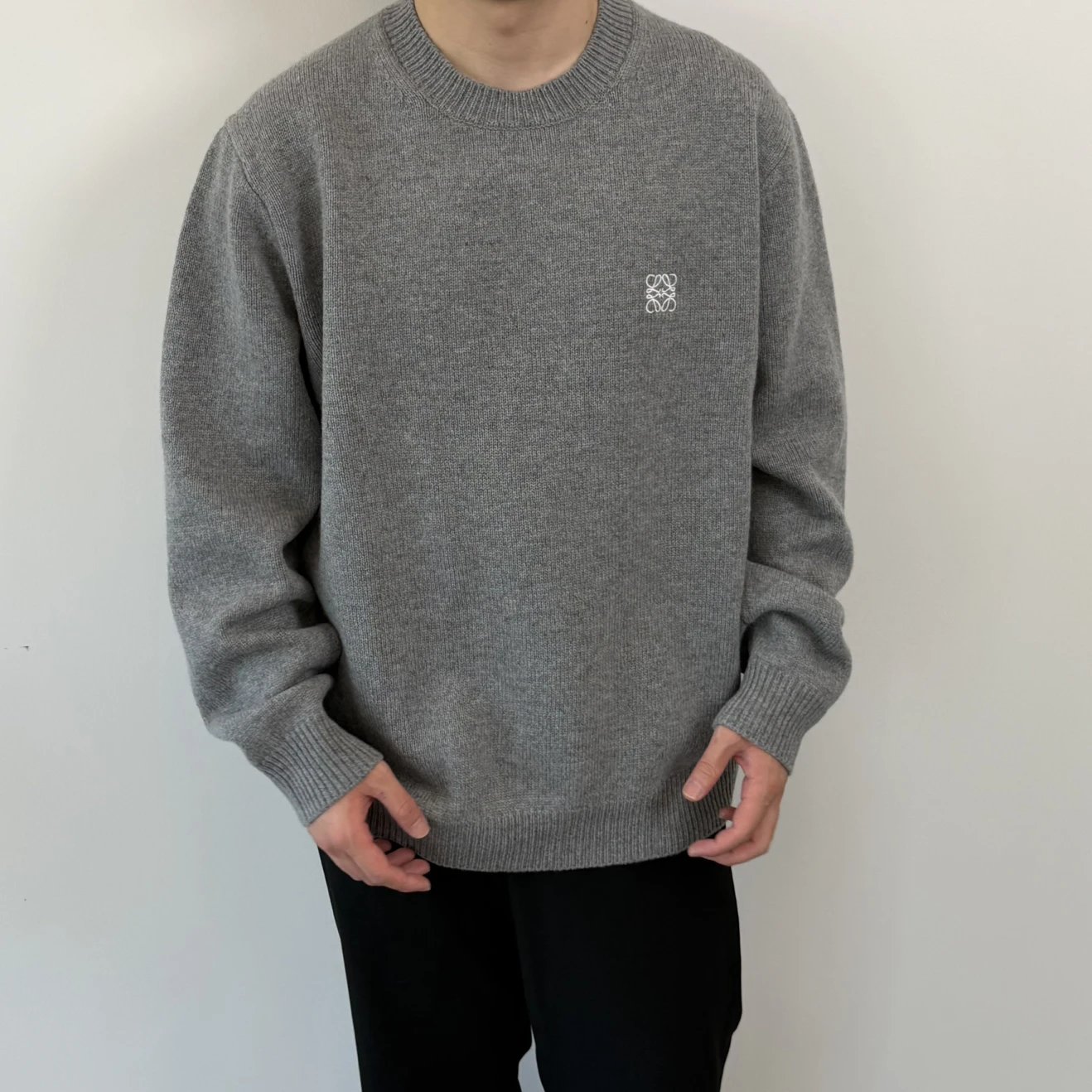 RD-C375 · Small-Emblem Merino Wool Crewneck Sweater showcase view 13
