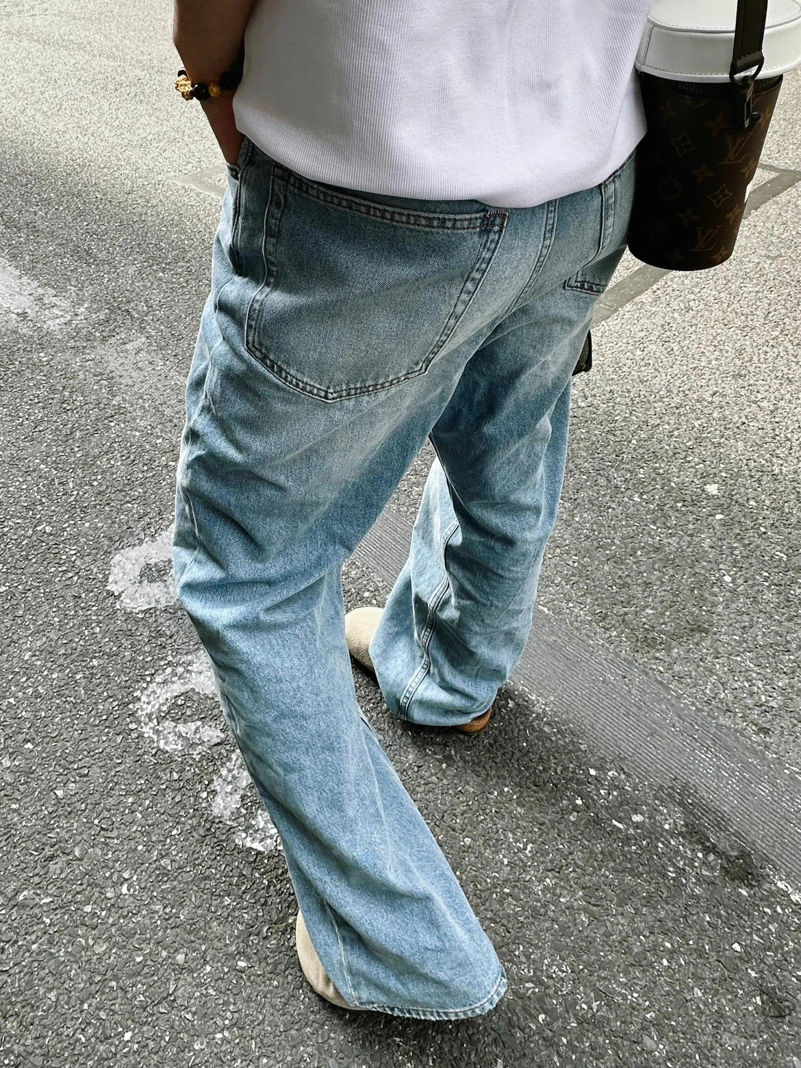RD-C422 · 1981M Light Blue Low-Rise Loose Jeans showcase view 1