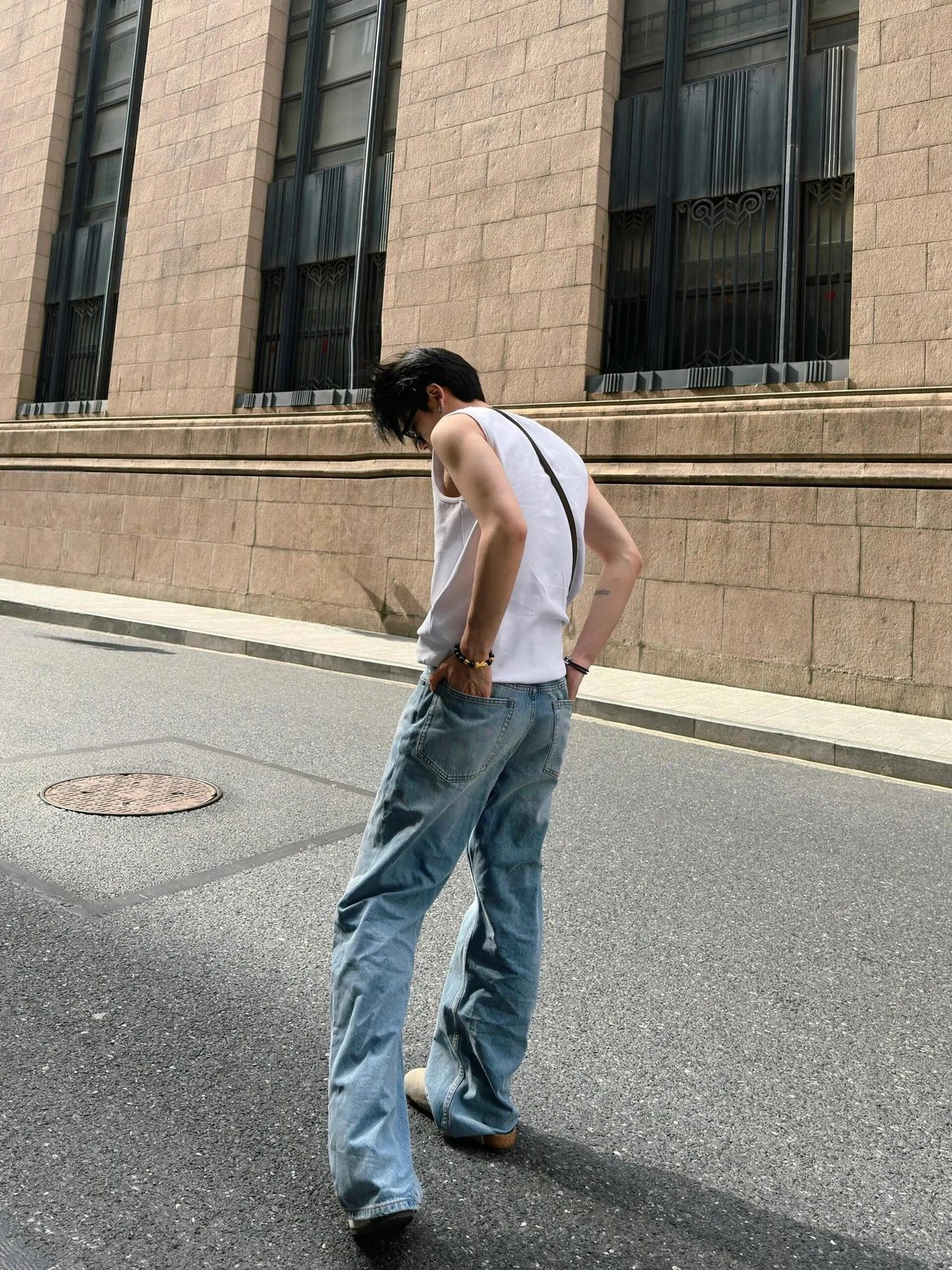 RD-C422 · 1981M Light Blue Low-Rise Loose Jeans showcase view 2