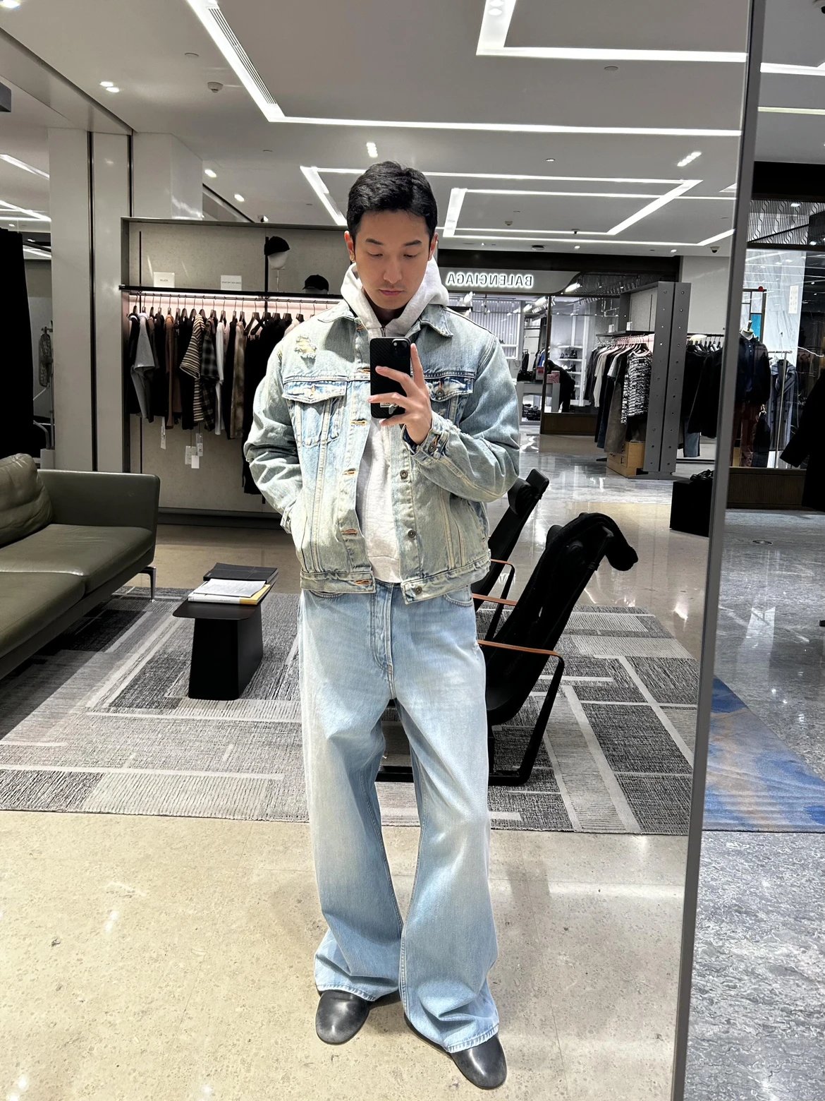 RD-C422 · 1981M Light Blue Low-Rise Loose Jeans showcase view 6