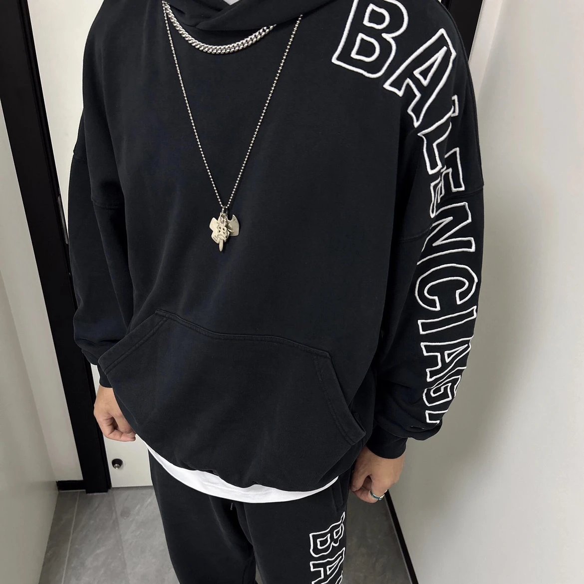 RD-C272 · Logo Embroidered Hoodie showcase view 1