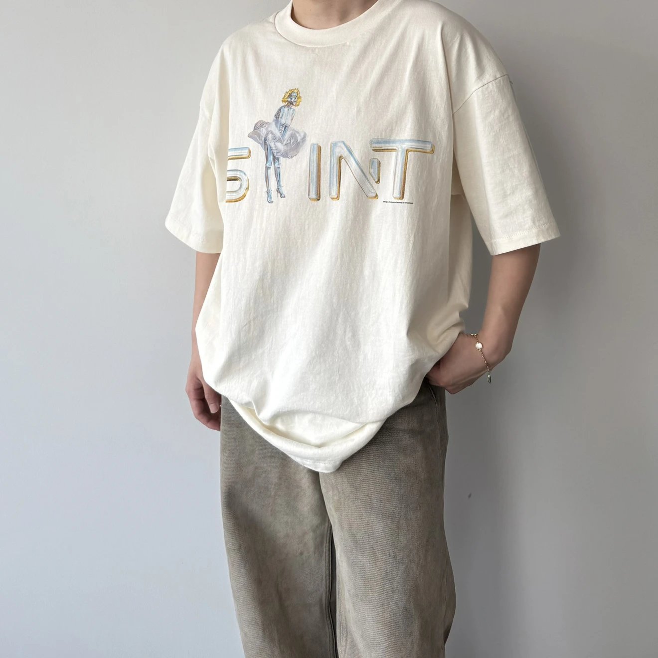 RD-C186 · Mechanical Marilyn Monroe Graphic T-Shirt showcase view 5