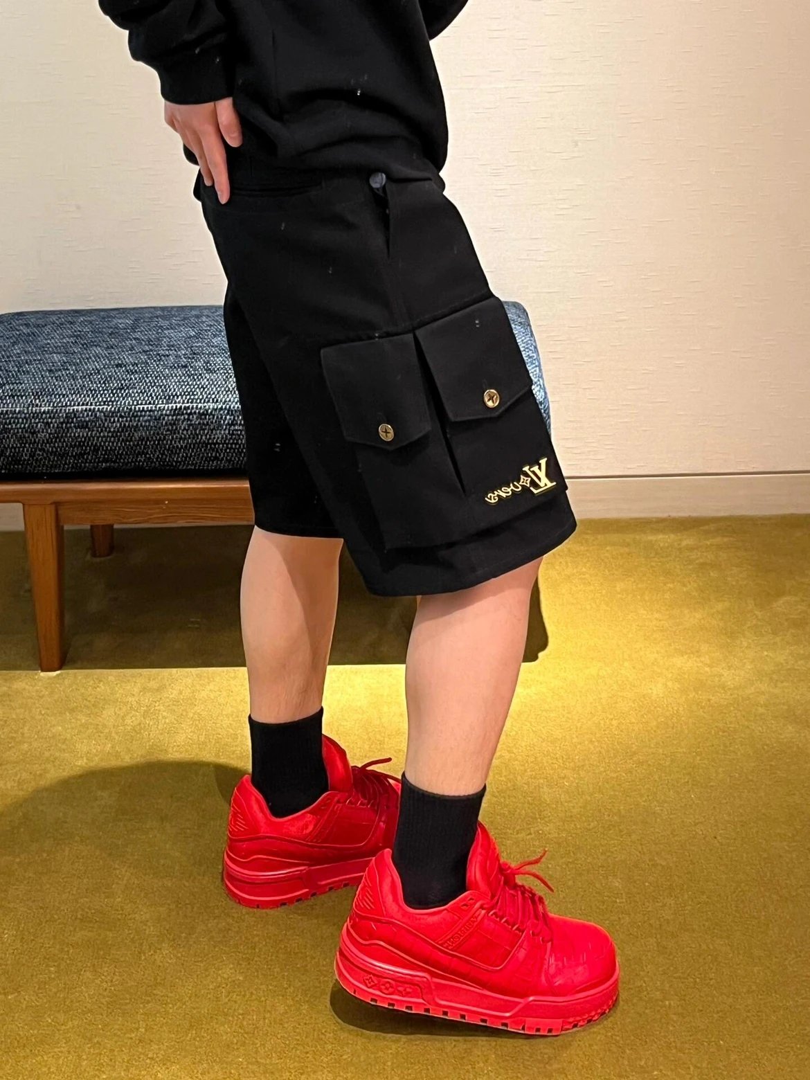 RD-C296 · Metal-Logo Multi-Pocket Cargo Shorts showcase view 4