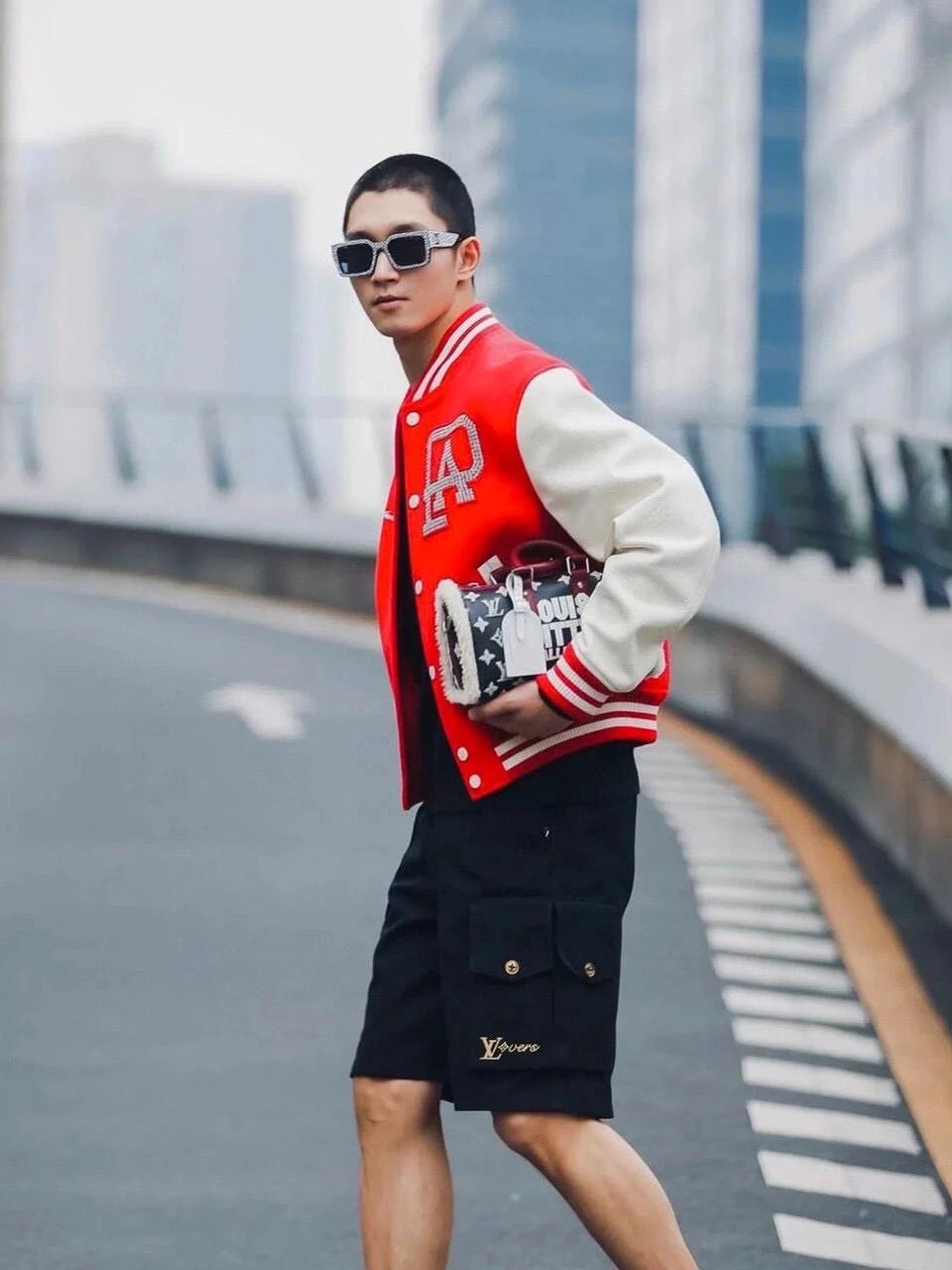 RD-C296 · Metal-Logo Multi-Pocket Cargo Shorts showcase view 6