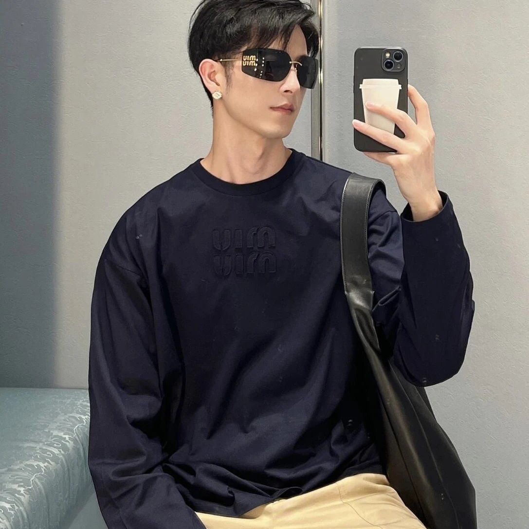 RD-C404 · Tonal Logo Embroidered Long-Sleeve T-Shirt showcase view 1