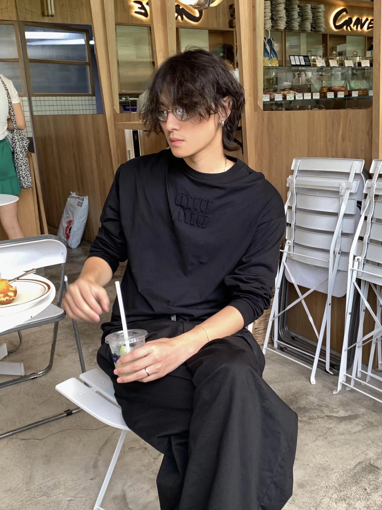 RD-C404 · Tonal Logo Embroidered Long-Sleeve T-Shirt showcase view 5