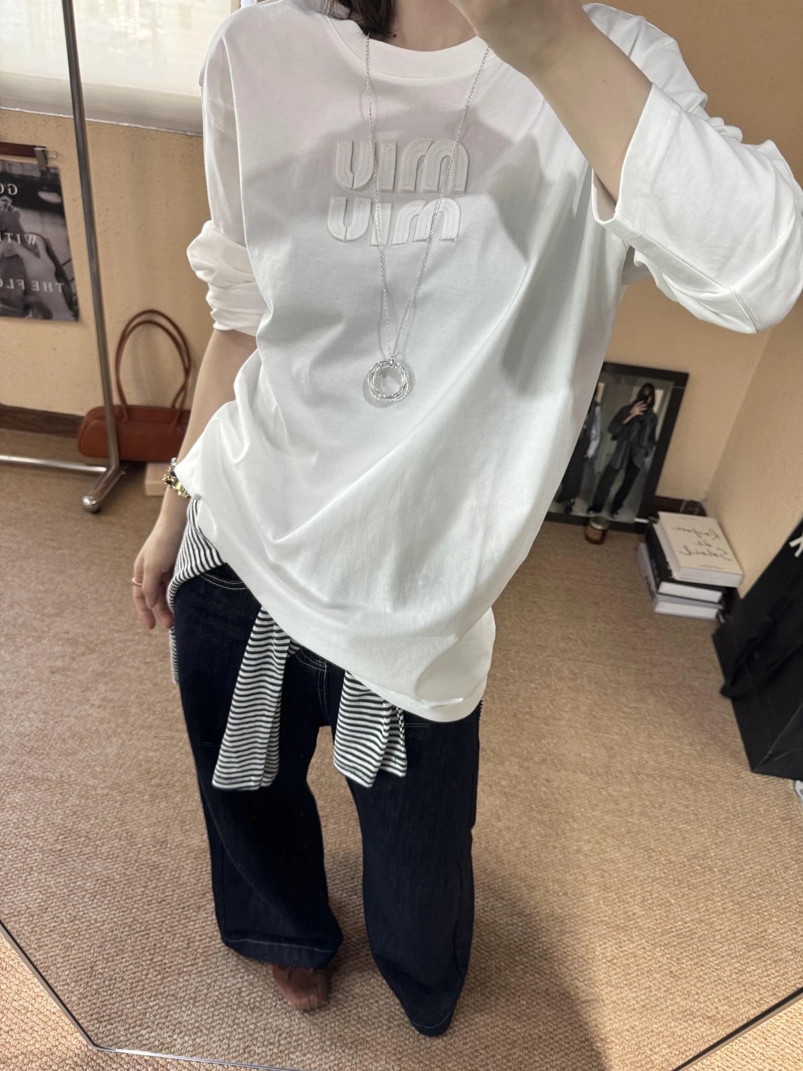 RD-C404 · Tonal Logo Embroidered Long-Sleeve T-Shirt showcase view 6