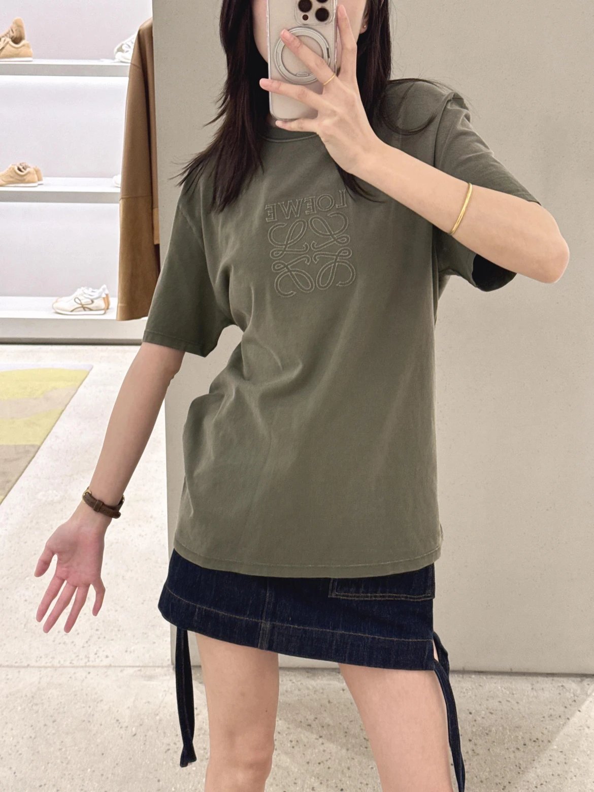 RD-C187 · Embroidered Crewneck T-Shirt — Grey / Green showcase view 5